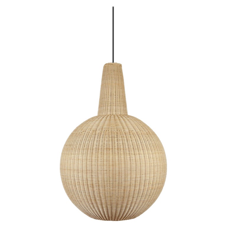 For Sale: Beige (Natural) Bottega Intreccio Sfera Pendant in Bamboo Wicker, by Maurizio Bernabei