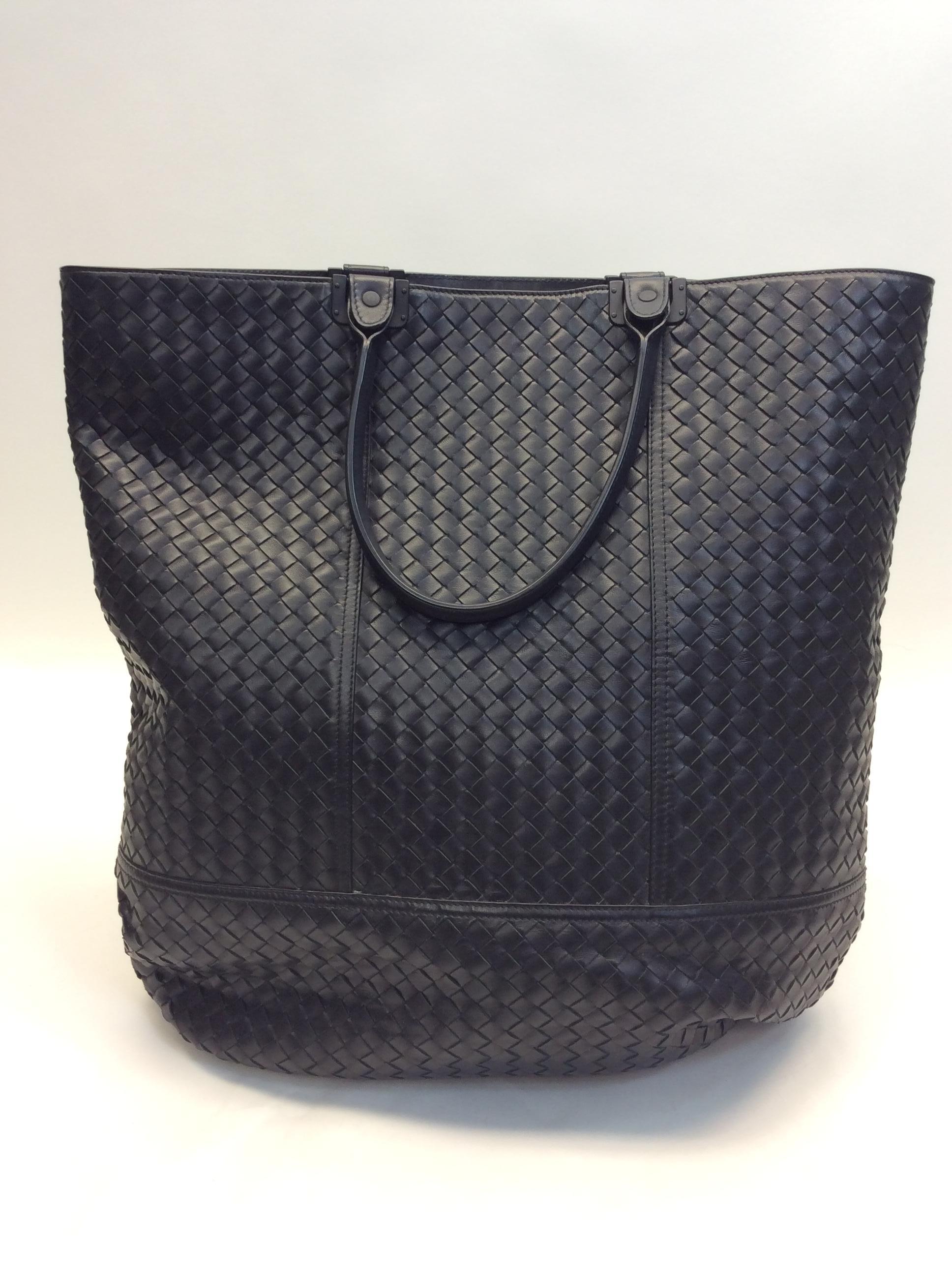 Bottega Large Black Leather Woven Tote In Excellent Condition For Sale In Narberth, PA