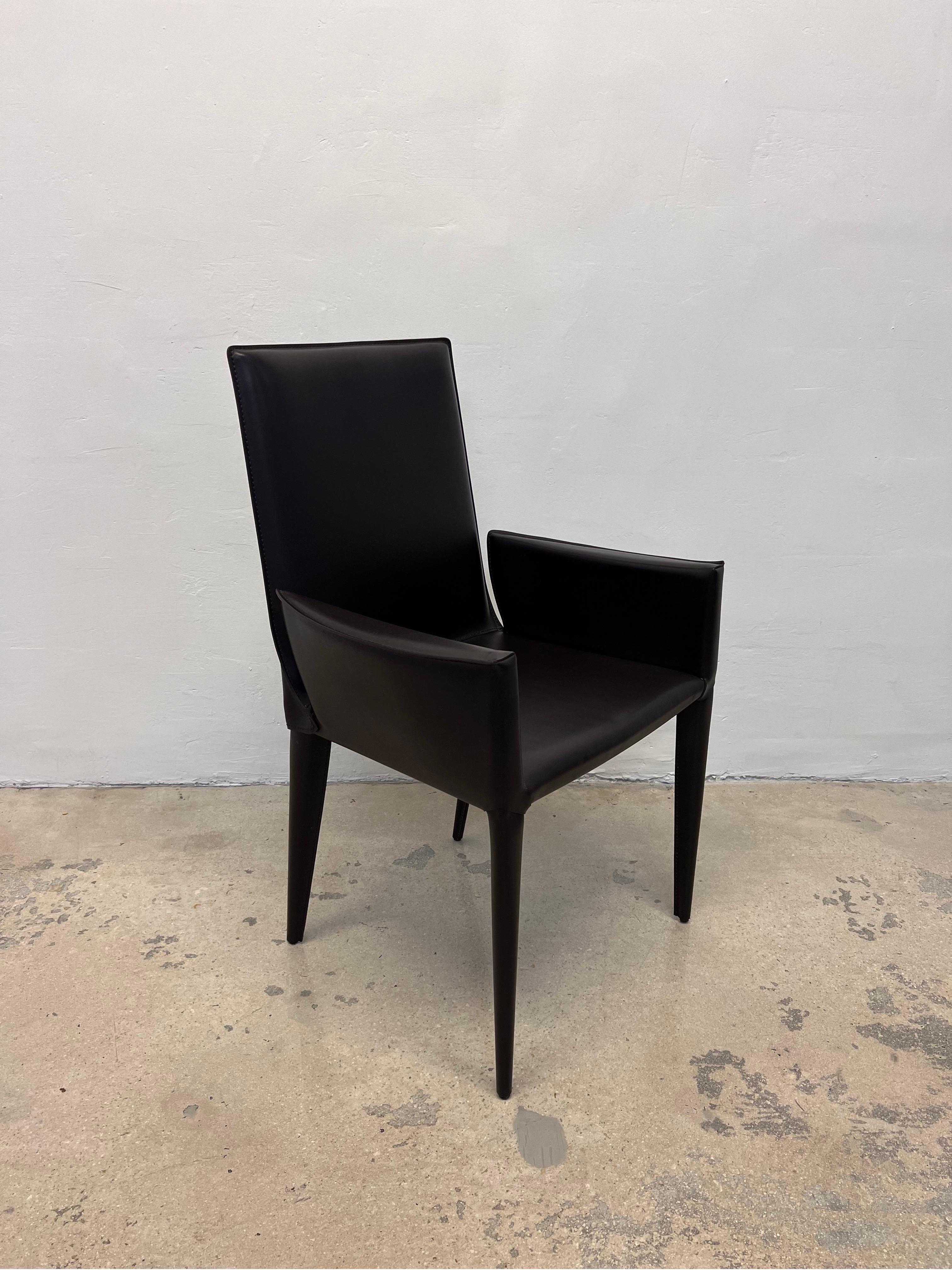 Esszimmerstühle aus Leder von Bottega Leder von Fauciglietti und Bianchi für DWR, Paar (Moderne) im Angebot