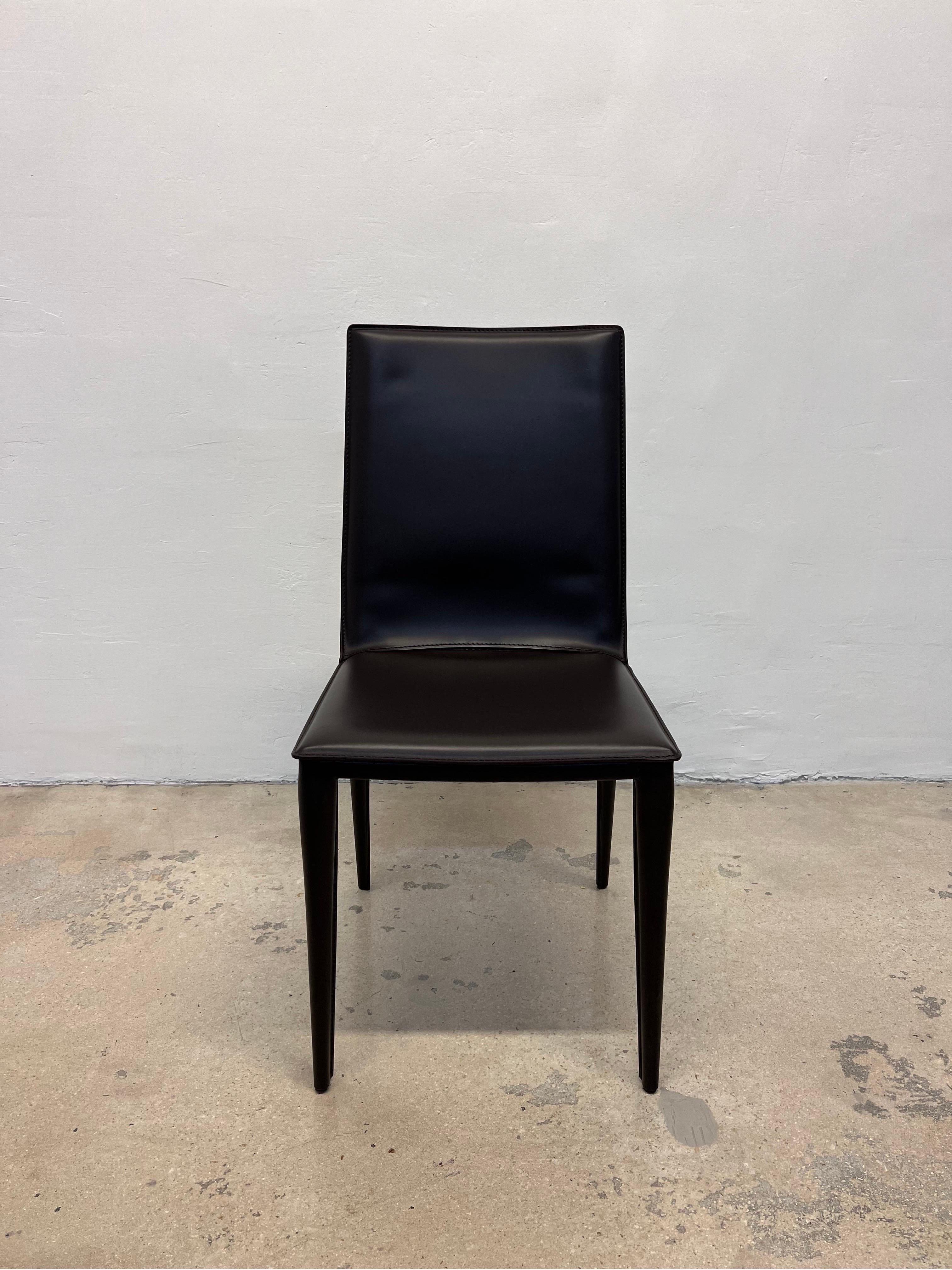 Paire de chaises de salle à manger Bottega en cuir par Fauciglietti et Bianchi pour DWR Bon état - En vente à Miami, FL