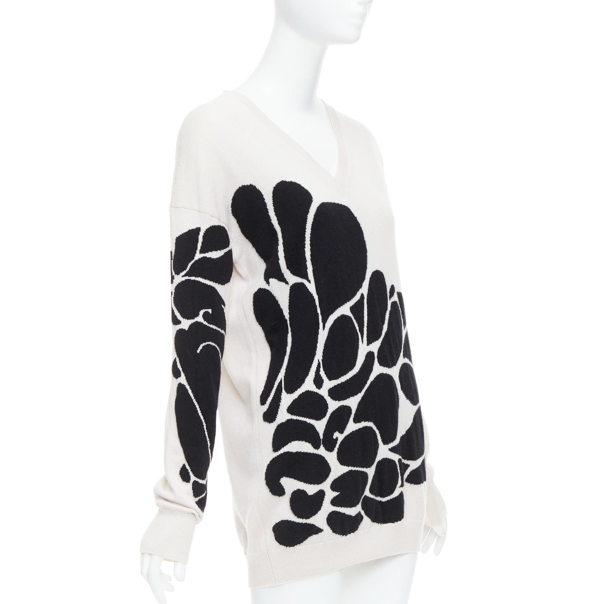 Black BOTTEGA VENETA 100% cashmere cream black abstract intarsia V-neck sweater IT40 S For Sale