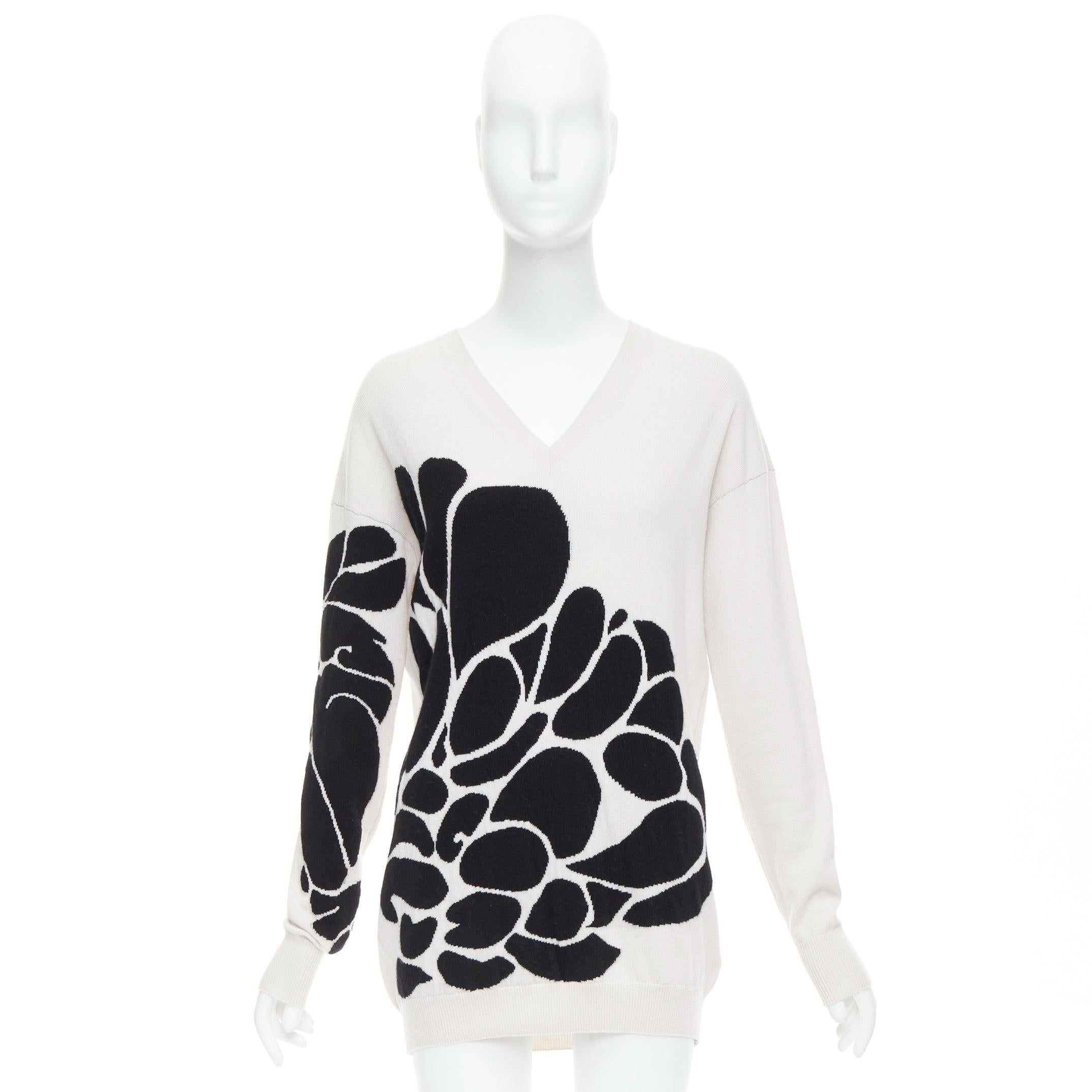 BOTTEGA VENETA 100% cashmere cream black abstract intarsia V-neck sweater IT40 S For Sale 4