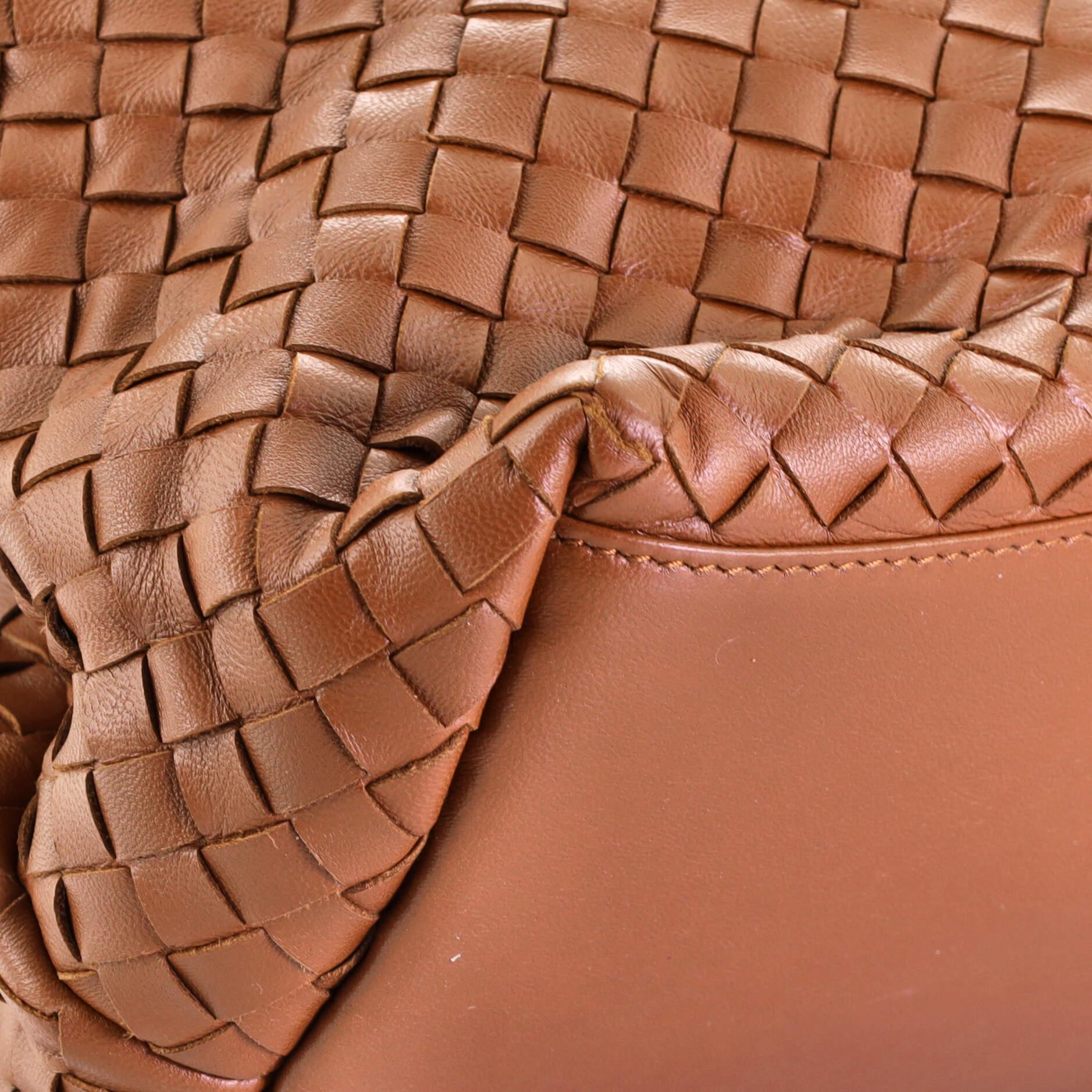 Bottega Veneta 2-Pocket Convertible Tote Intrecciato Nappa Large 2