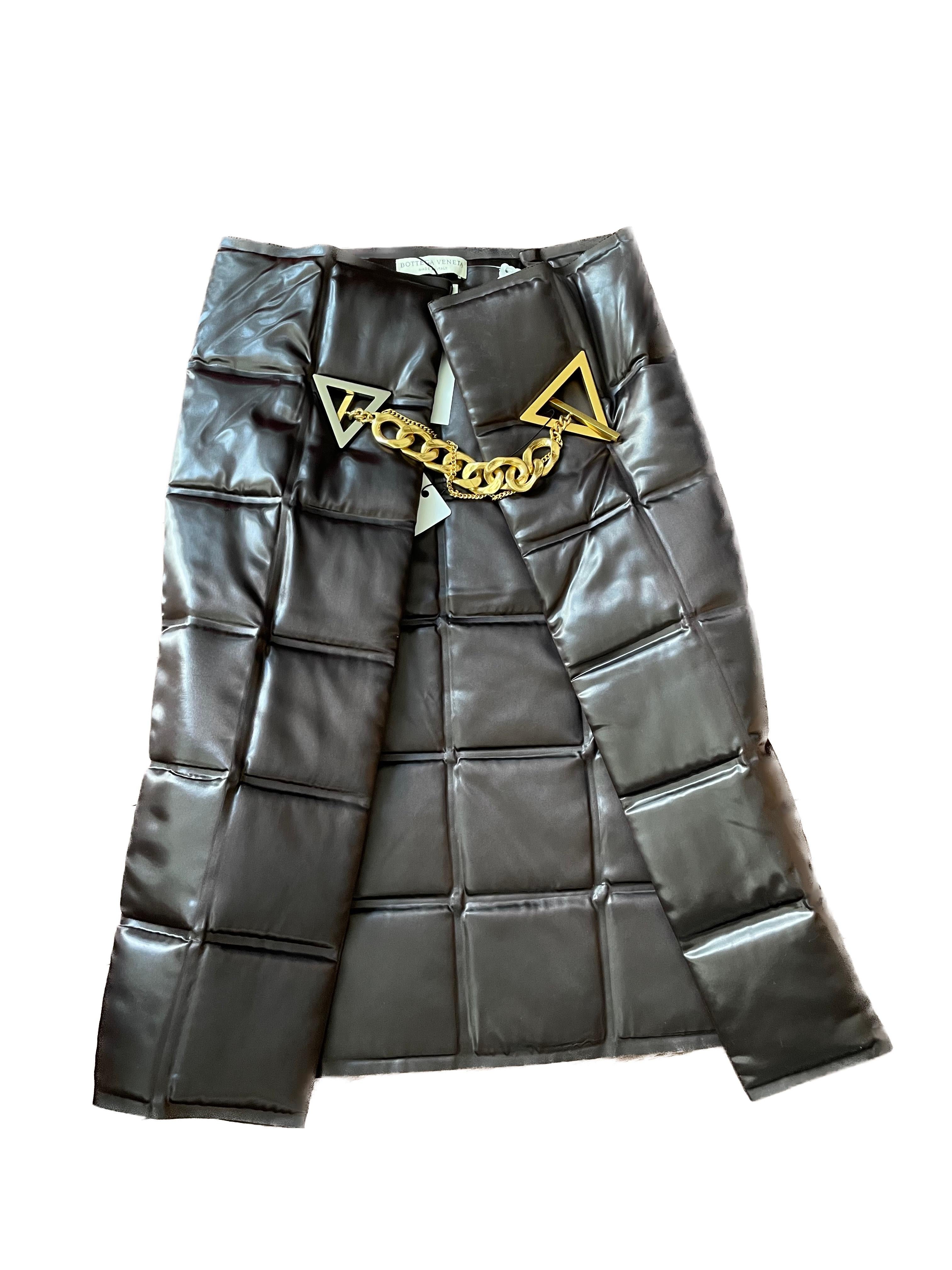 Women's or Men's Bottega Veneta 2019 Fall Runway 2 panel Brown Pad mid length skirt with chain  For Sale