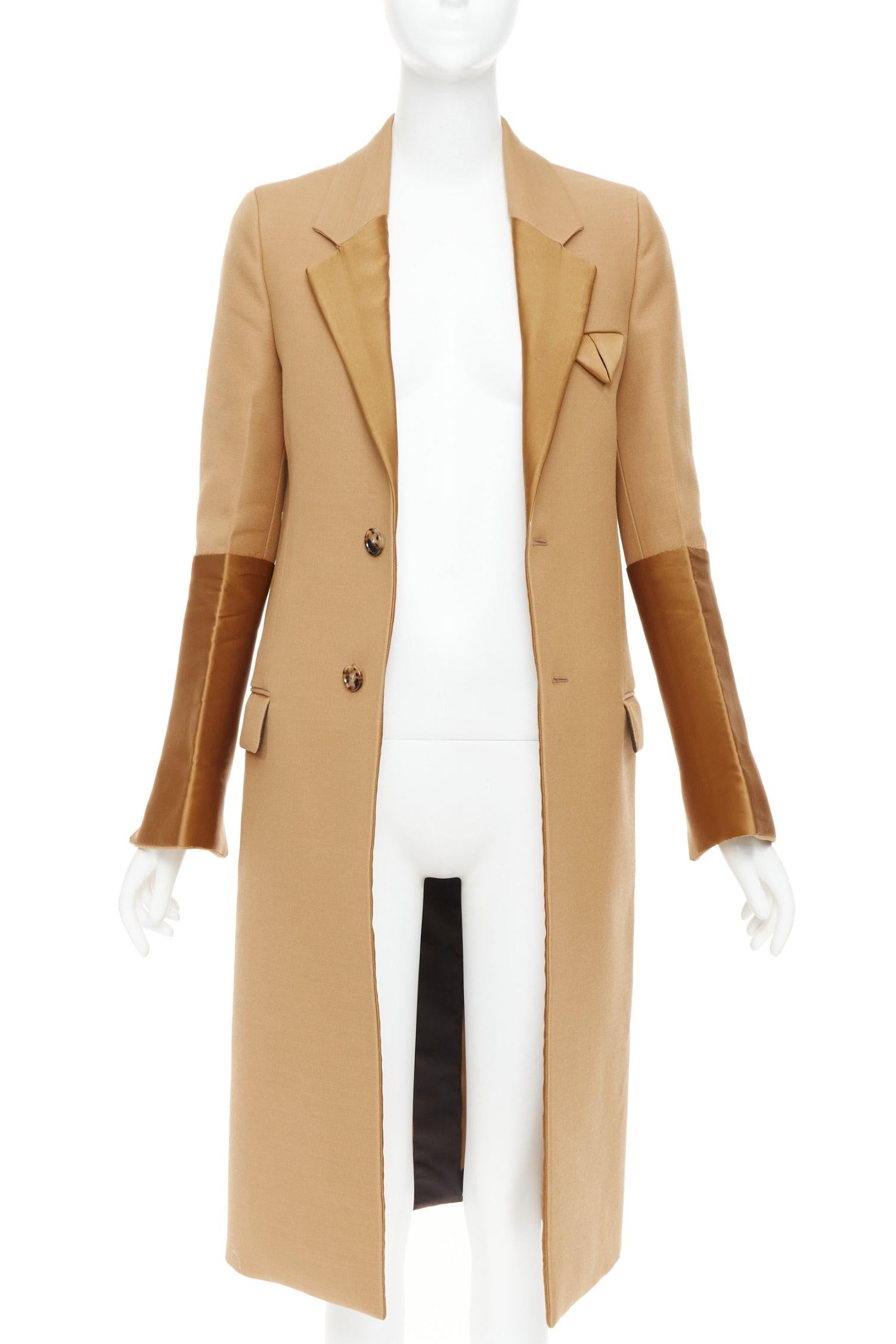 Beige Bottega Veneta 2019 Runway cammello marrone satinato con cintura in pelle IT38 XS in vendita