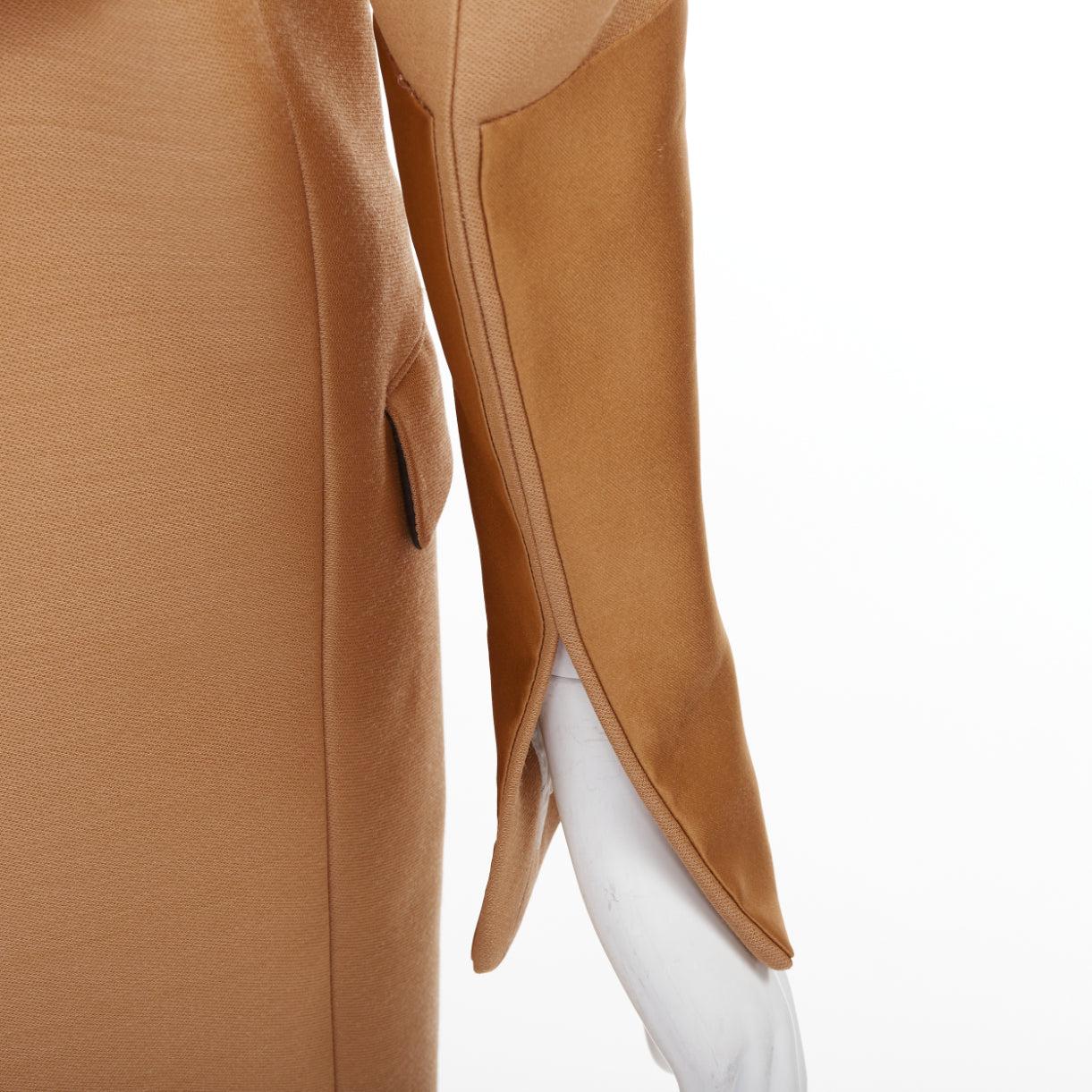 Bottega Veneta 2019 Runway cammello marrone satinato con cintura in pelle IT38 XS in vendita 3