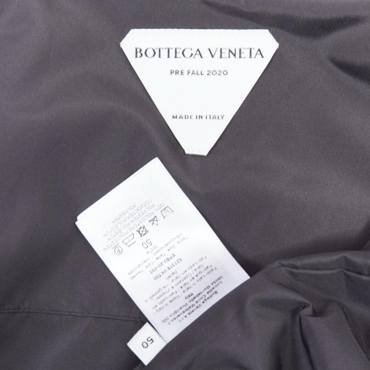 BOTTEGA VENETA 2020 Dunkelgraue Anorak-Schalenjacke aus Nylon mit Knopfleiste IT50 L im Angebot 4