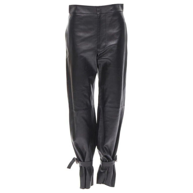 BOTTEGA VENETA 2020 Signatur-Lederhose mit dreieckiger Schnalle und Manschette FR36 S im Angebot