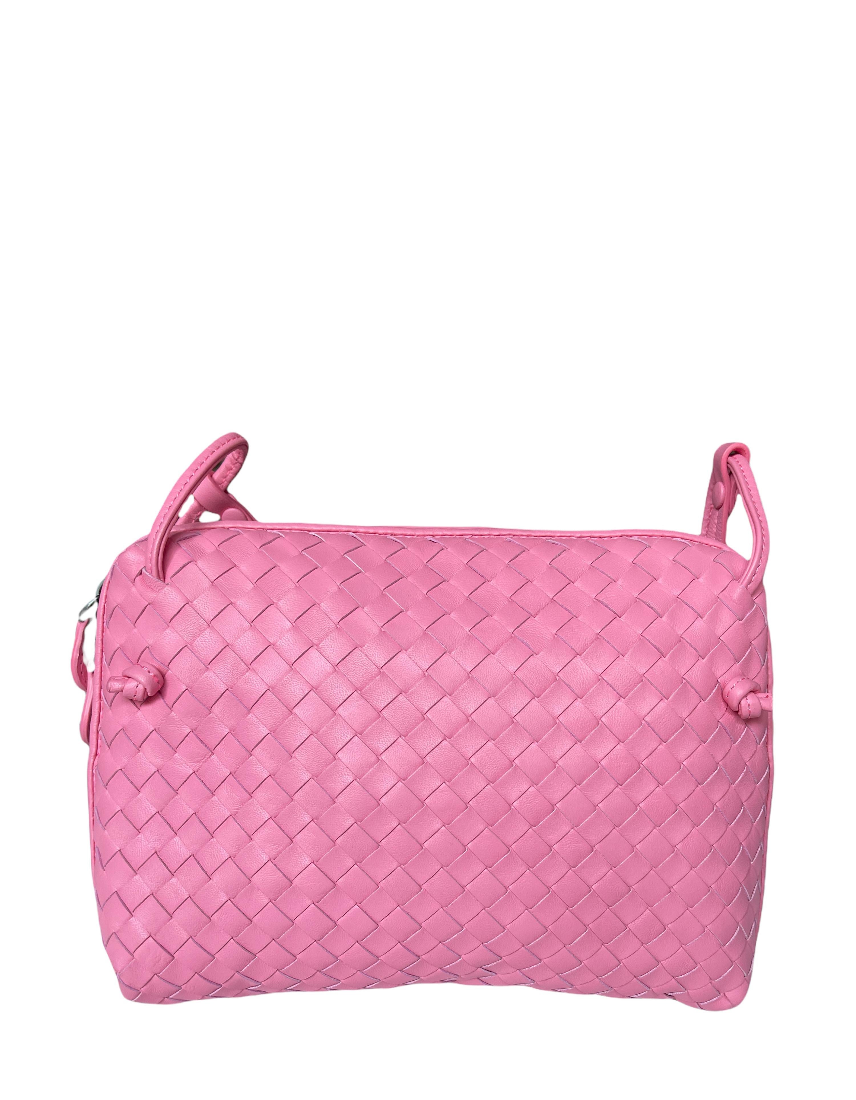 Bottega Veneta Pink Nappa Intrecciato Nodini Crossbody Bag
Made In: Italy
Year of Production: 2021
Color: Bubblegum pink
Hardware:
Materials: Nappa Leather
Lining: Suede
Closure/Opening: Zip top
Exterior Pockets: None
Interior Pockets: One zip and