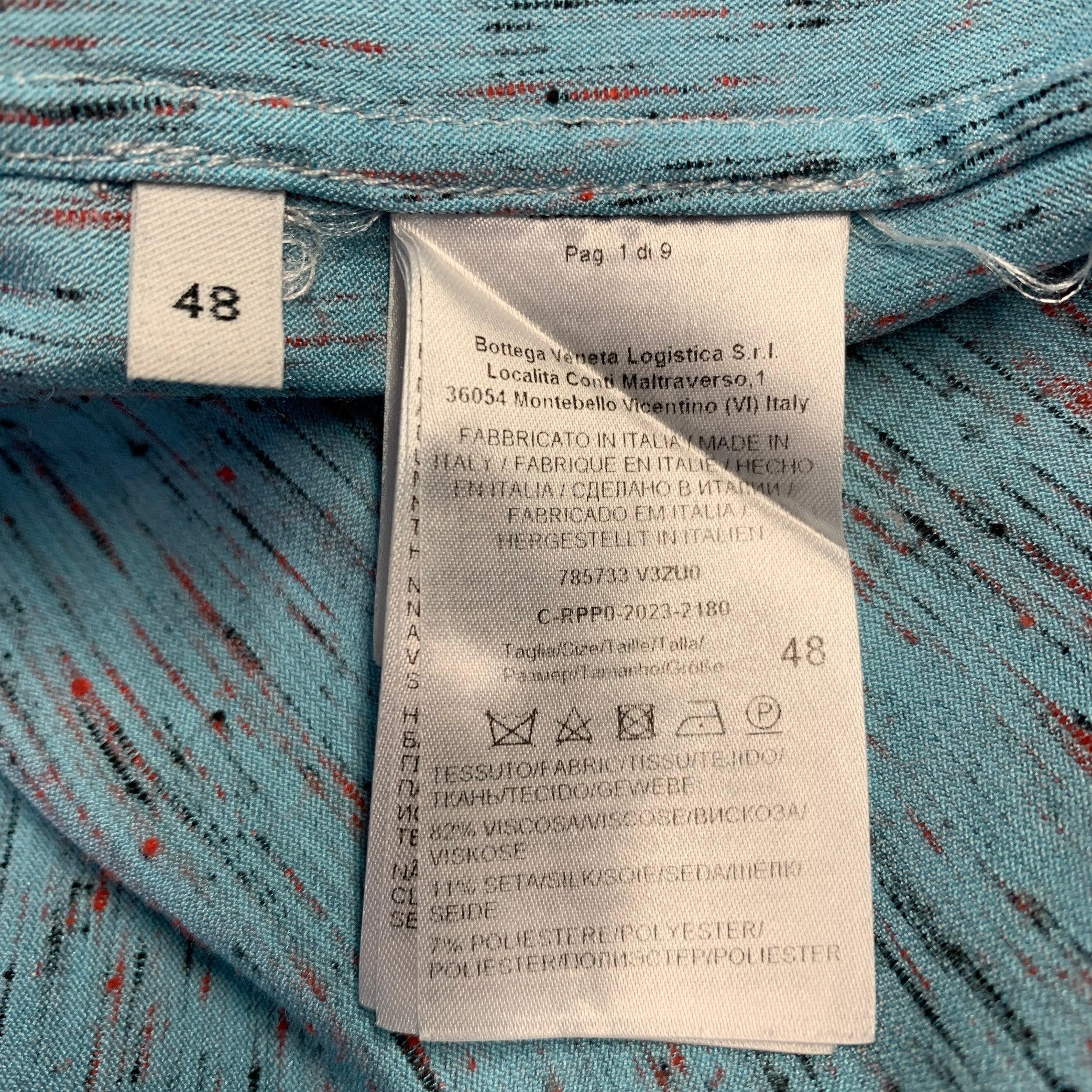 BOTTEGA VENETA 2023 Size M Blue Red Textured Oversized One Pocket Long Sleeve Shirt (Chemise à manches longues avec une seule poche) en vente 2