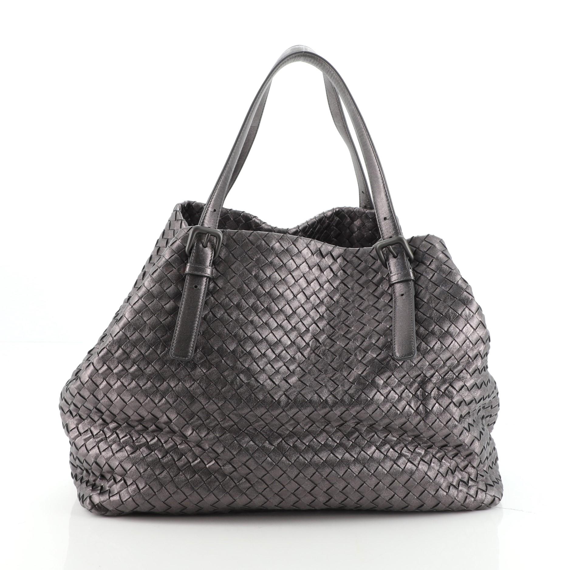 A-förmige Tragetasche Intrecciato Nappa von Bottega Veneta Medium im Zustand „Gut“ in NY, NY