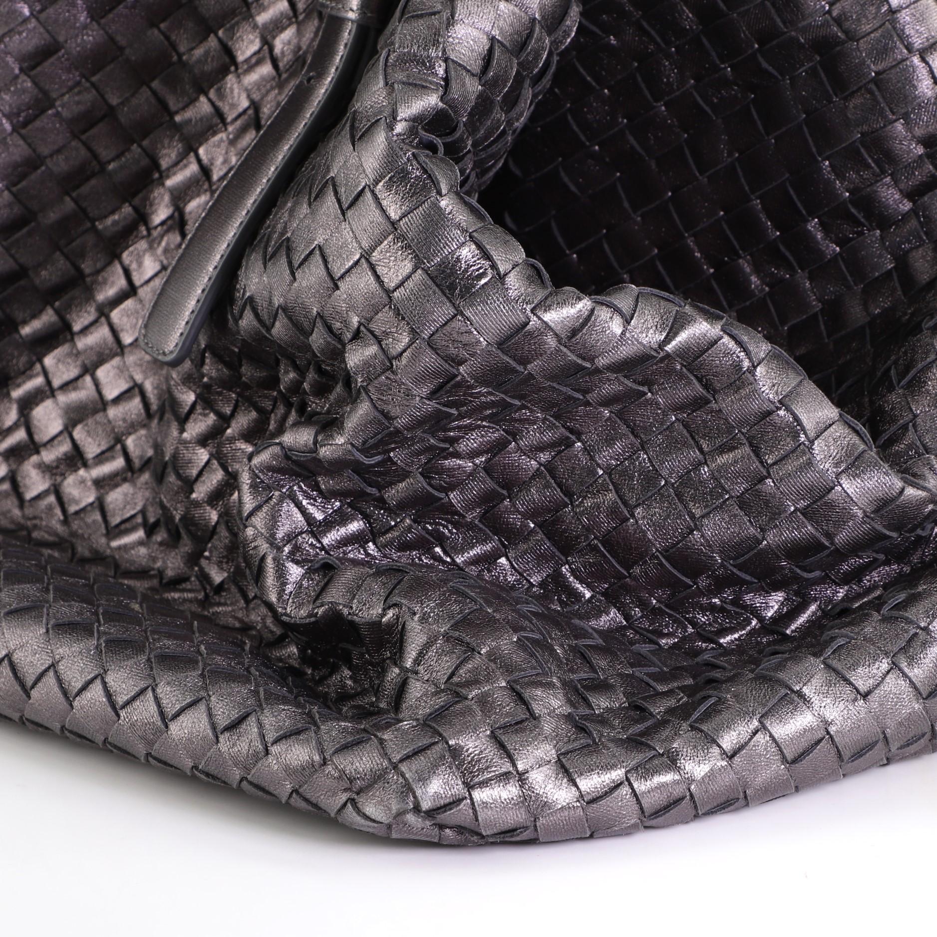A-förmige Tragetasche Intrecciato Nappa von Bottega Veneta Medium 2