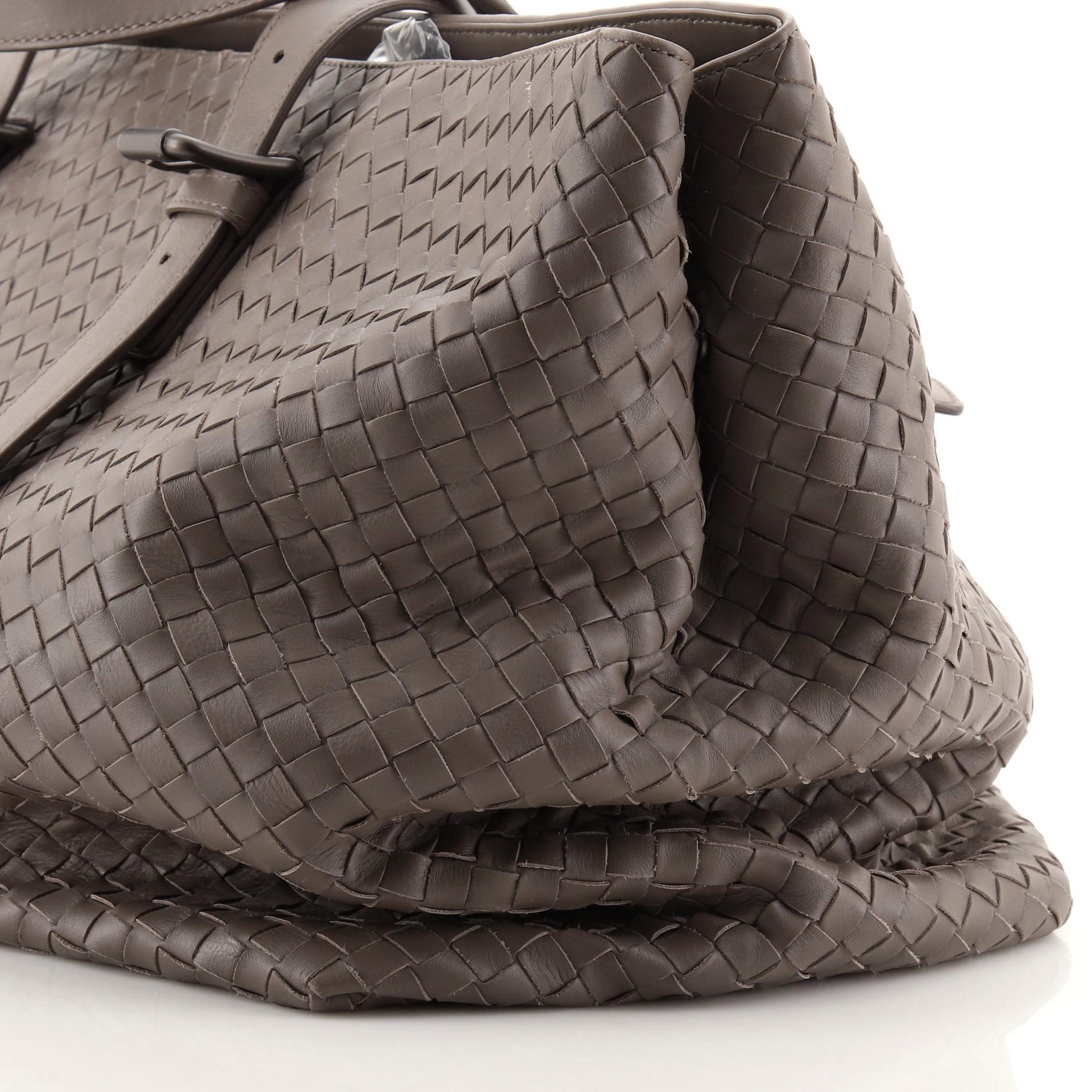 A-förmige Tragetasche Intrecciato Nappa XL von Bottega Veneta 1