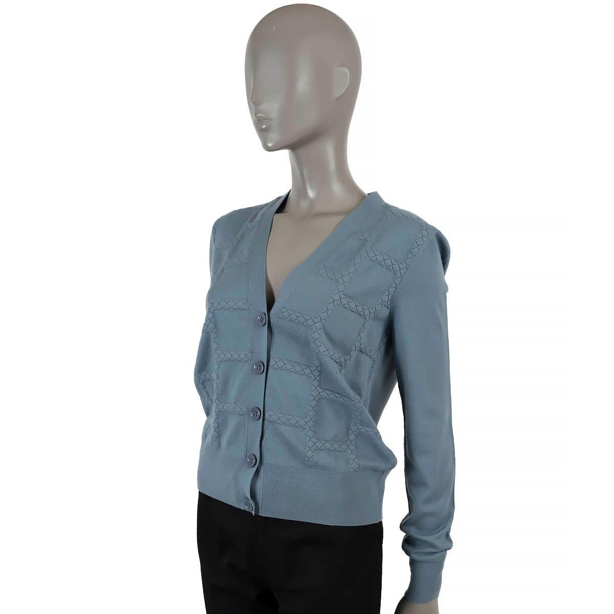 100% authentic Bottega Veneta 2018 cardigan in airforce blue wool (100%). Features a V-neck and Intrecciato textured details. Closes with buttons on the front. Has been worn and is in excellent condition.

Measurements
Model	517730 EPBV-18-101
Tag