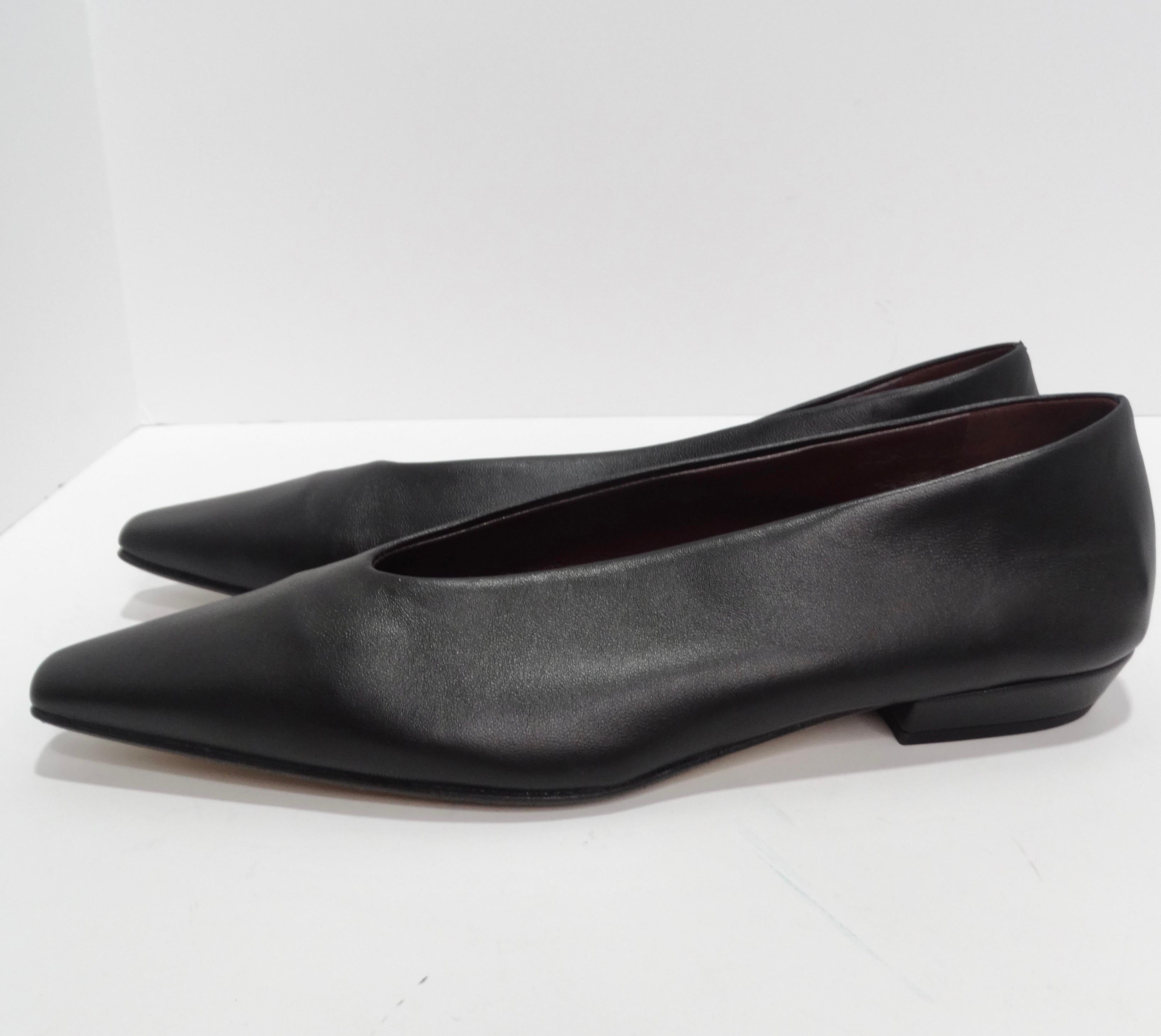 Bottega Veneta Almond Black Leather Flats In Good Condition For Sale In Scottsdale, AZ