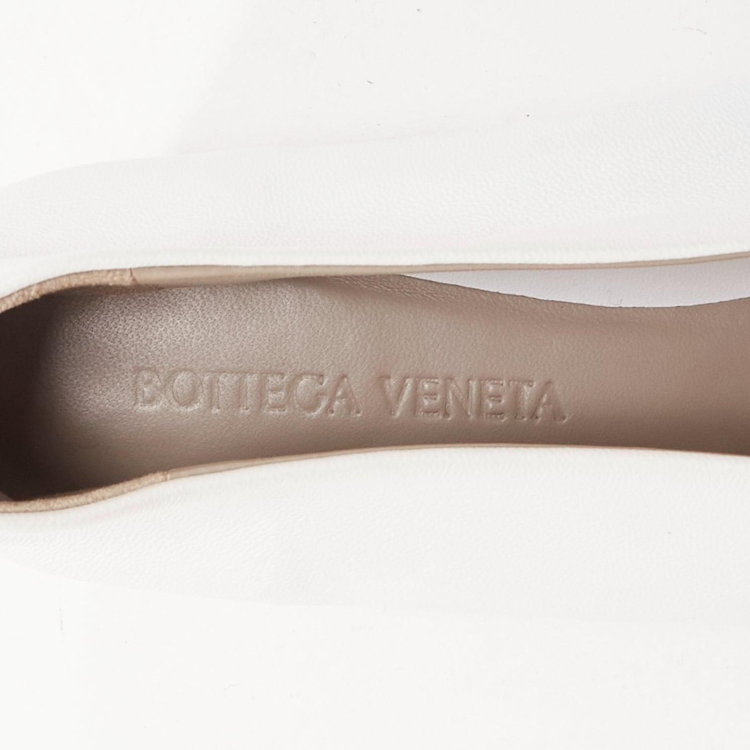 BOTTEGA VENETA Mandelweißes weiches Leder, vorne spitz zulaufend, EU38 im Angebot 2