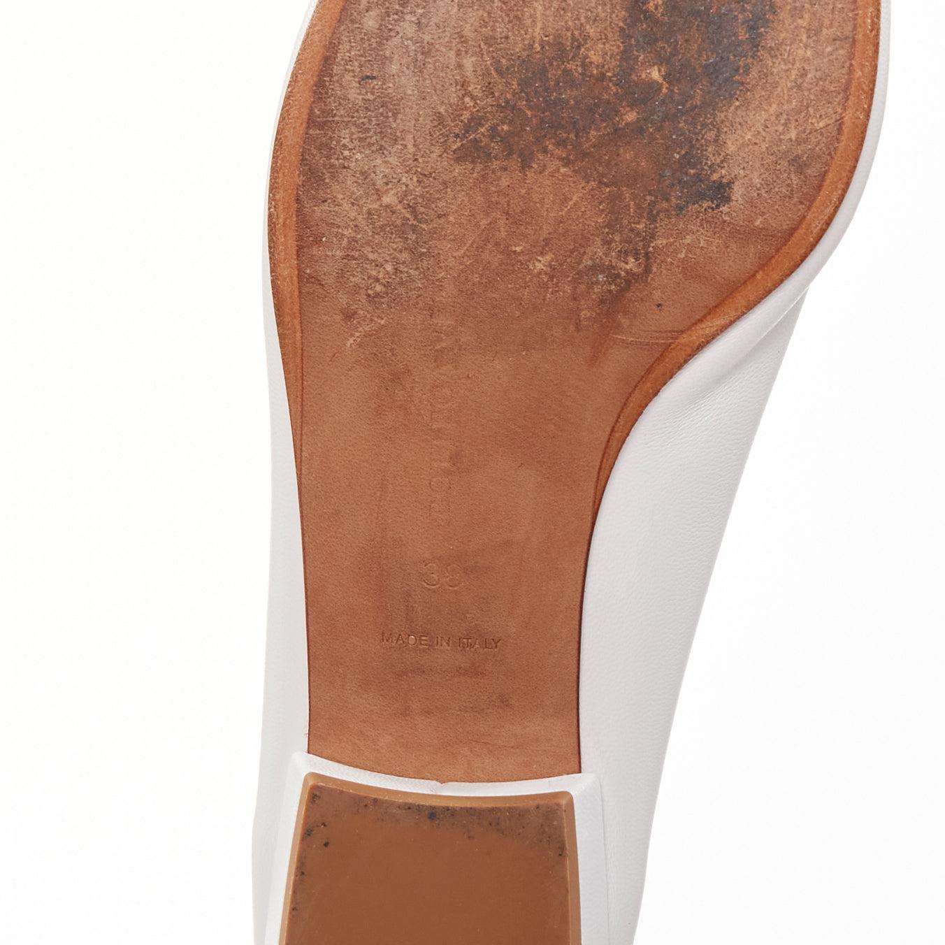 BOTTEGA VENETA Mandelweißes weiches Leder, vorne spitz zulaufend, EU38 im Angebot 3
