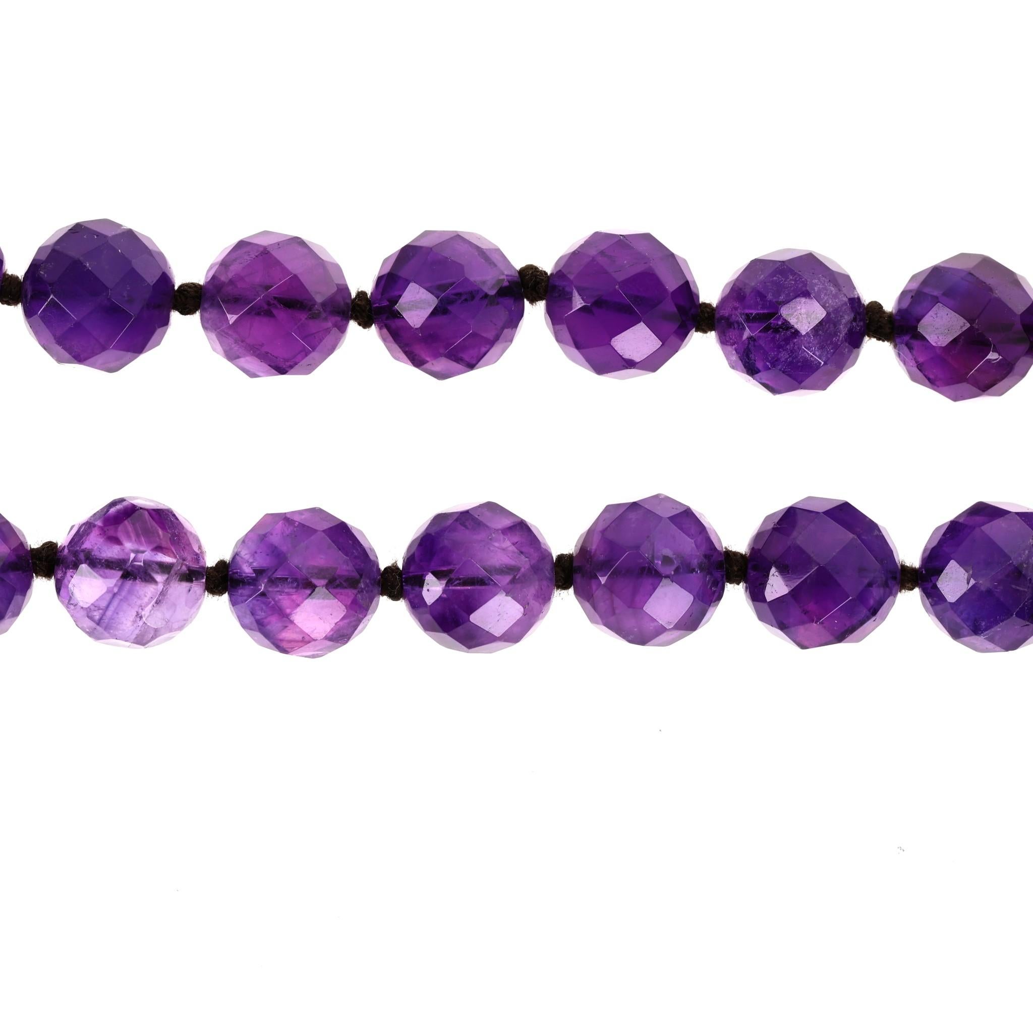 Bottega Veneta Amethyst Perlenkette & passende Ohrringe Set im Angebot 3