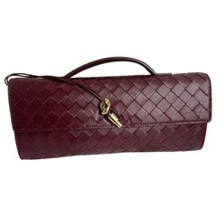 Bottega Veneta Andiamo Clutch Small Burgundy Handbag
