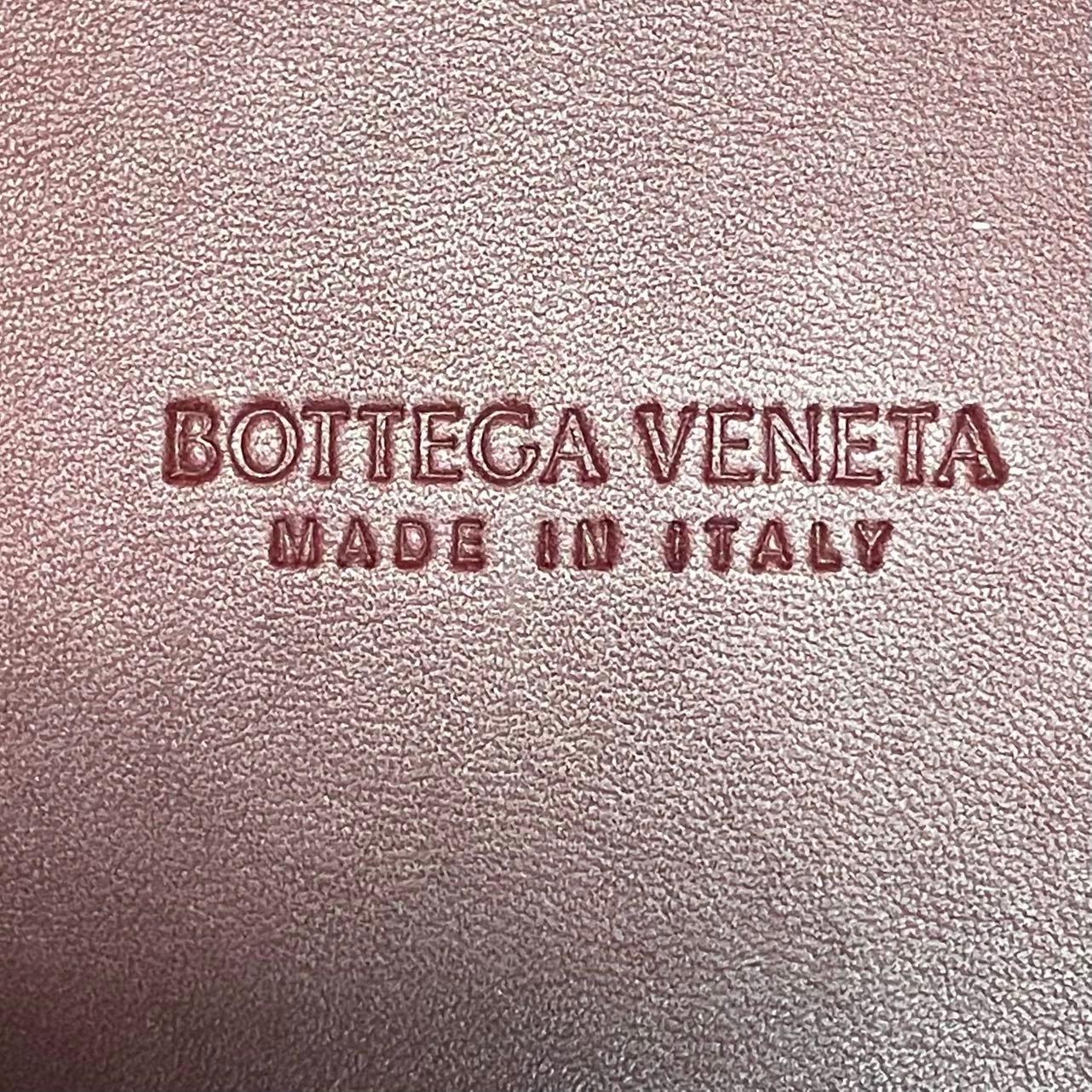 Bottega Veneta Andiamo Large Burgundy Handbag en vente 6