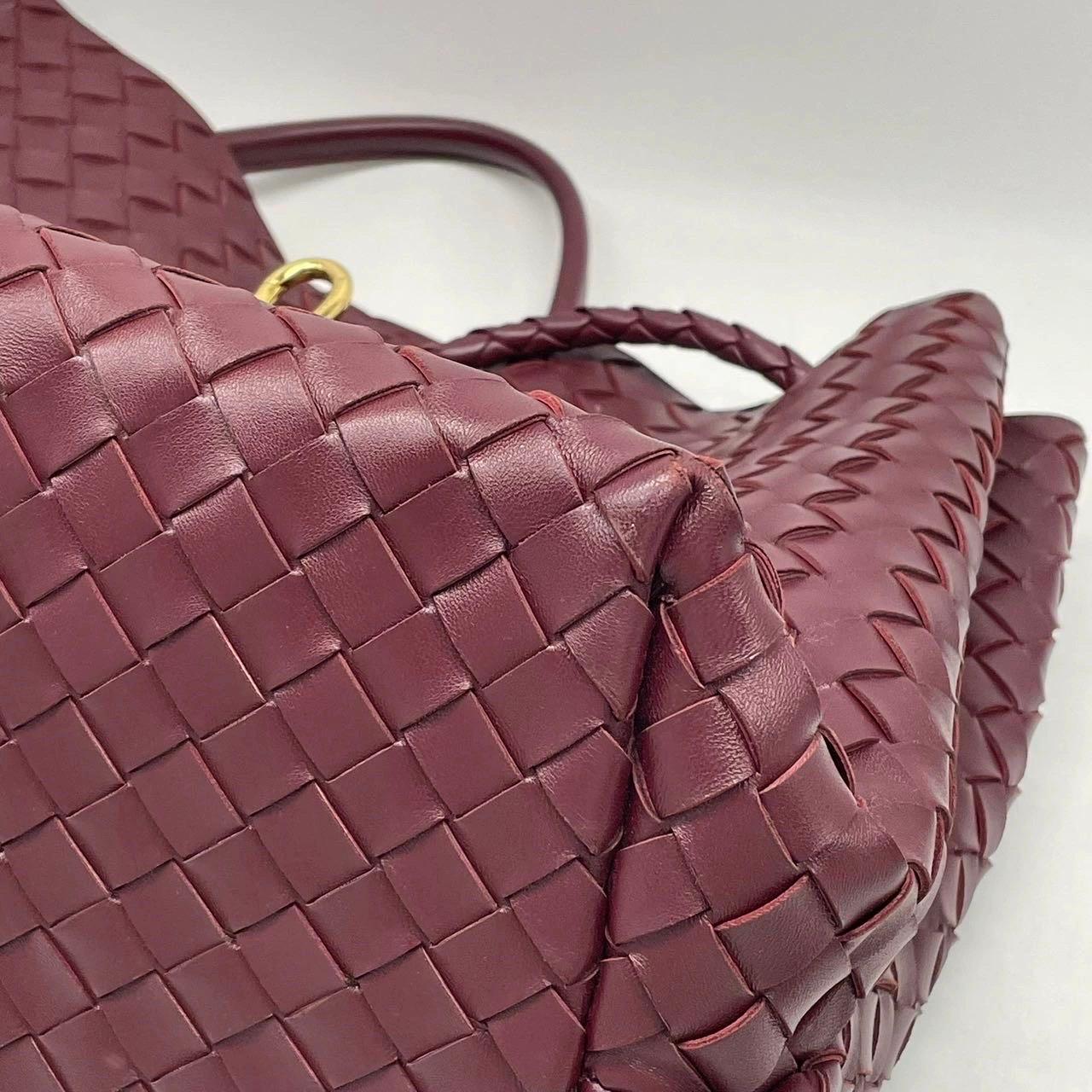 Bottega Veneta Andiamo Large Burgundy Handbag en vente 8