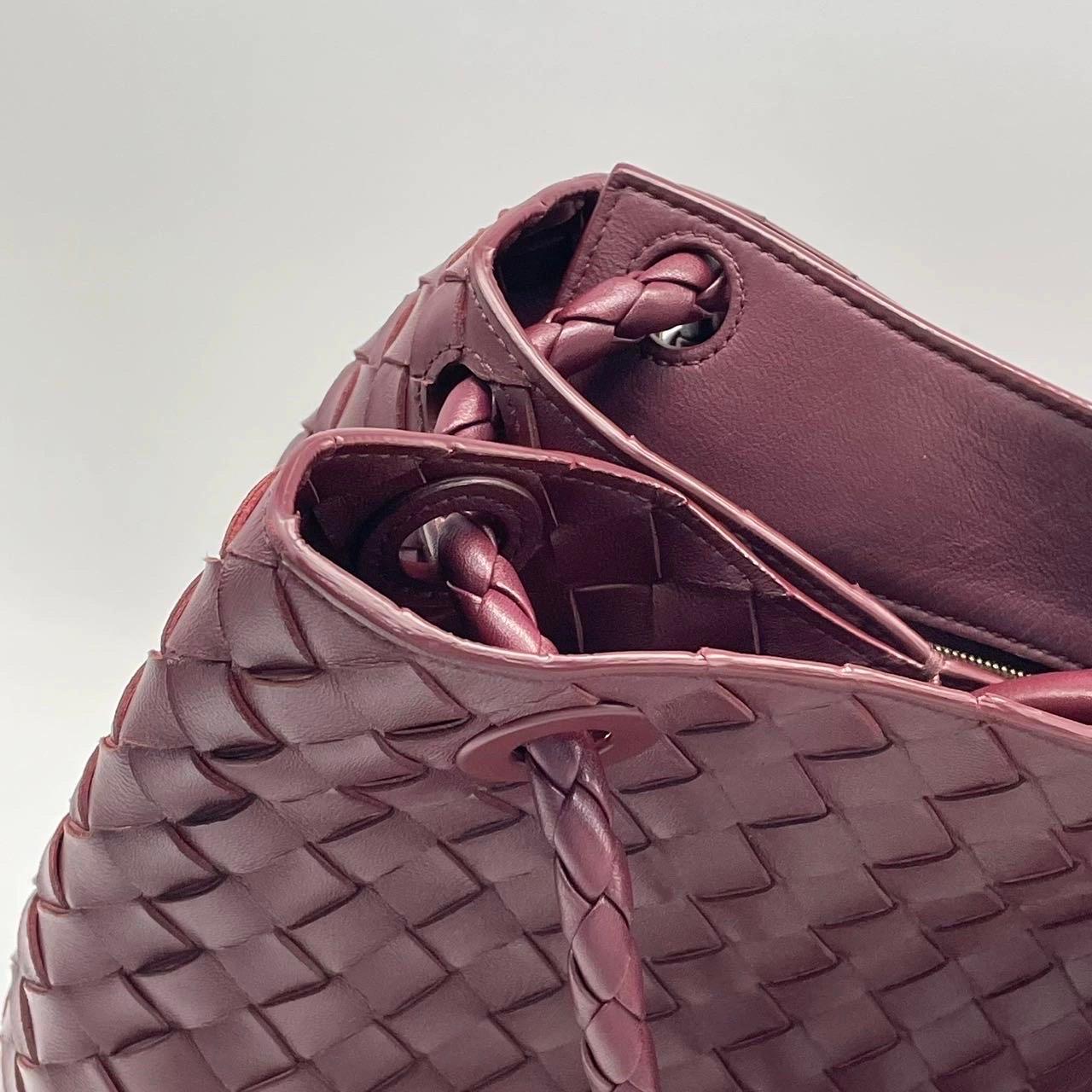 Bottega Veneta Andiamo Large Burgundy Handbag en vente 9