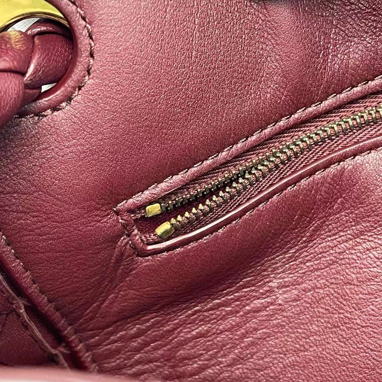 Bottega Veneta Andiamo Large Burgundy Handbag en vente 12