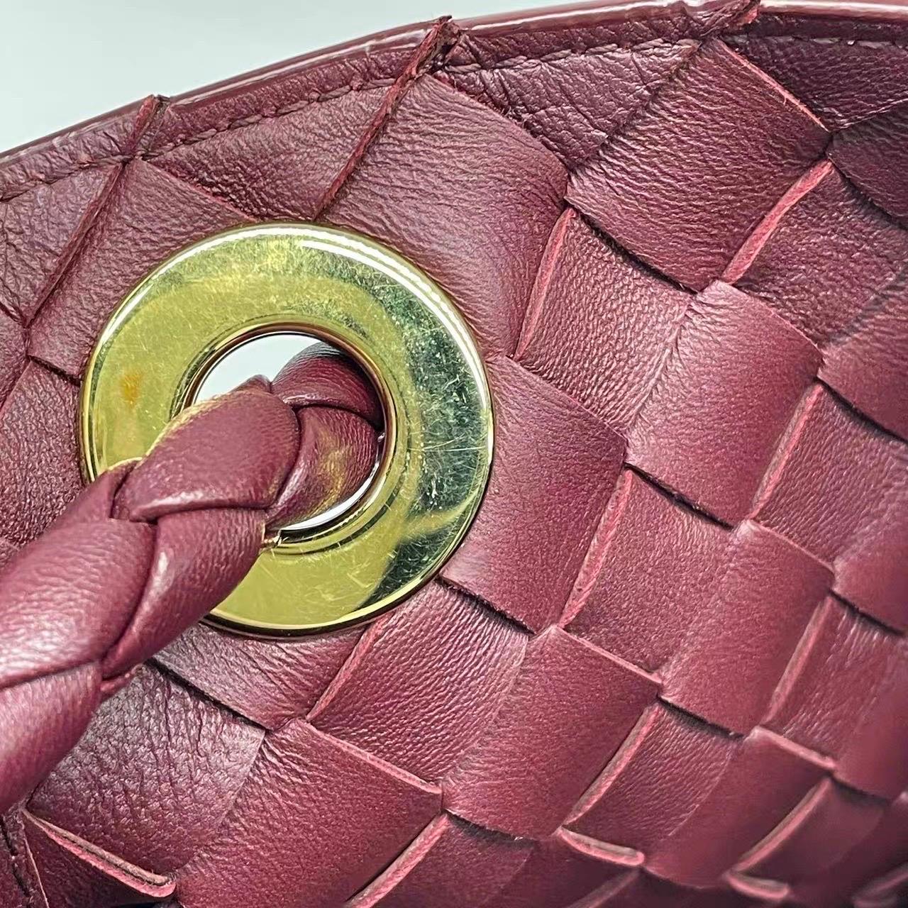 Bottega Veneta Andiamo Large Burgundy Handbag en vente 15