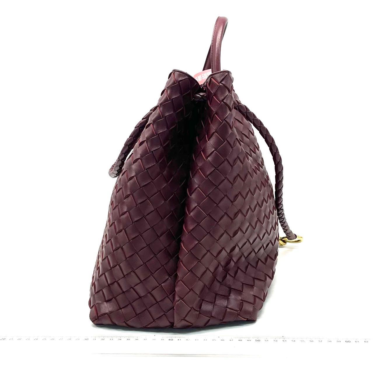 Bottega Veneta Andiamo Large Burgundy Handbag en vente 2