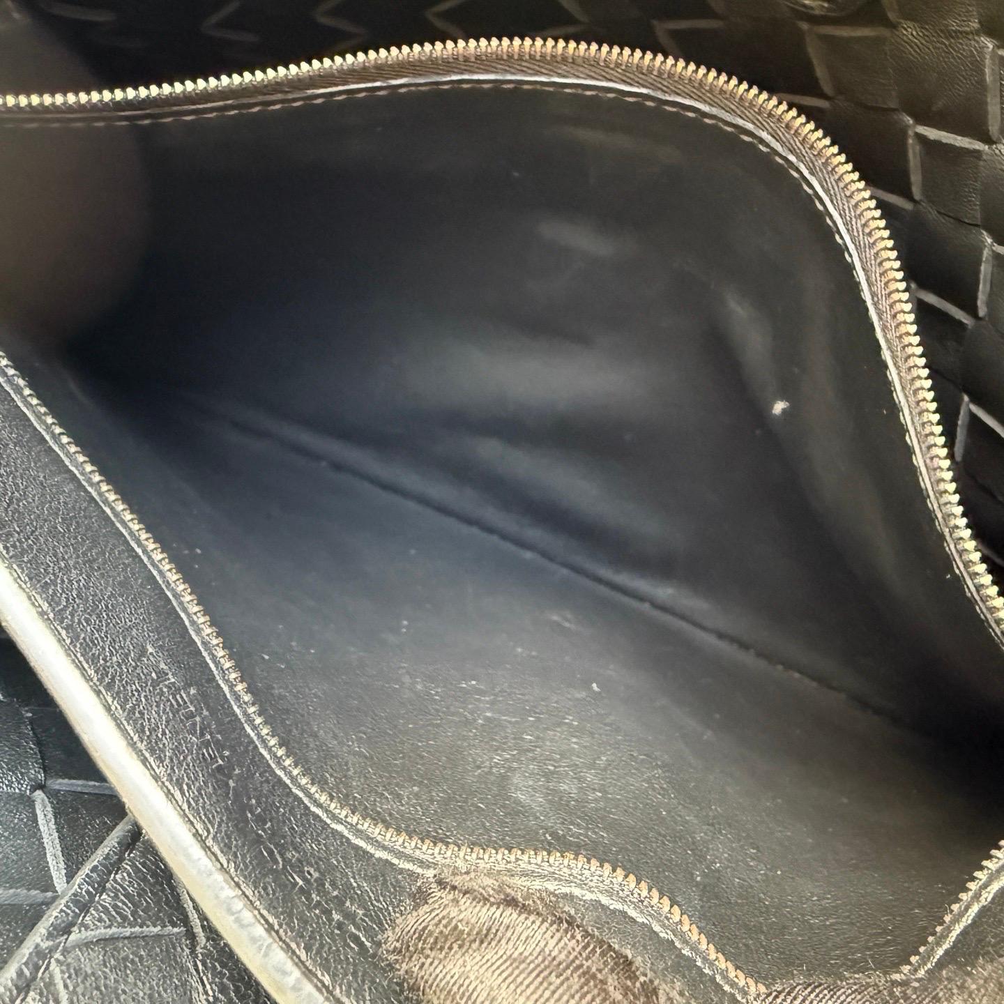 Bottega Veneta Andiamo Medium Schwarz Intrecciato Lederhandtasche im Angebot 9