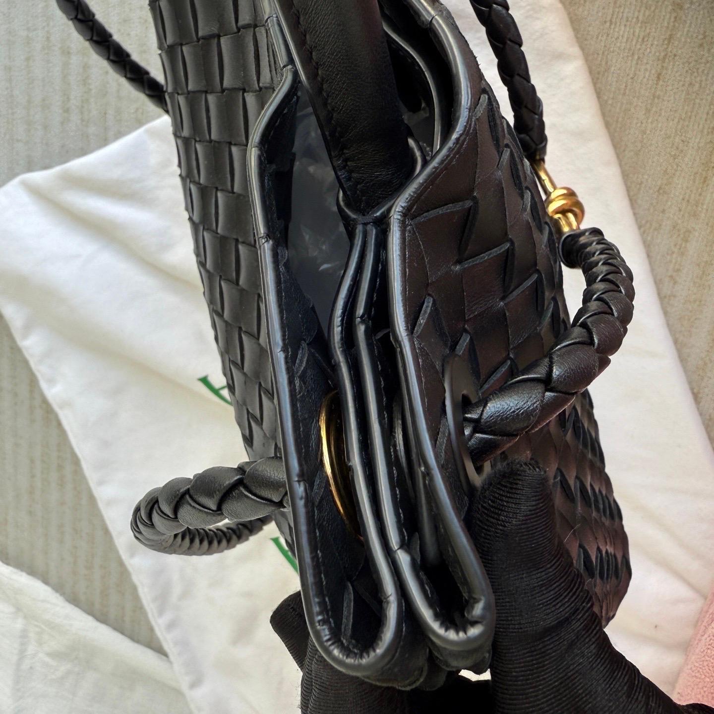 Bottega Veneta Andiamo Medium Schwarz Intrecciato Lederhandtasche im Angebot 10