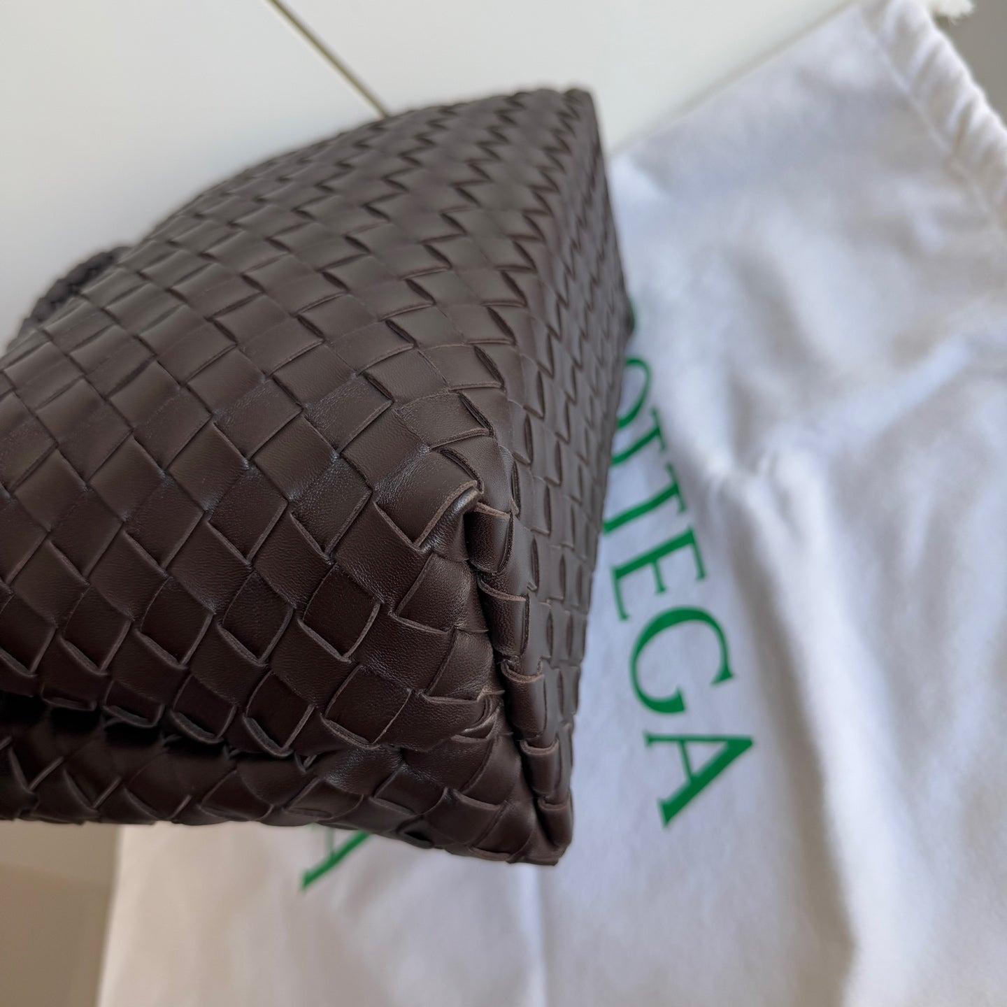 Bottega Veneta Andiamo Medium Fondant Marrone Cioccolato Scuro in vendita 7