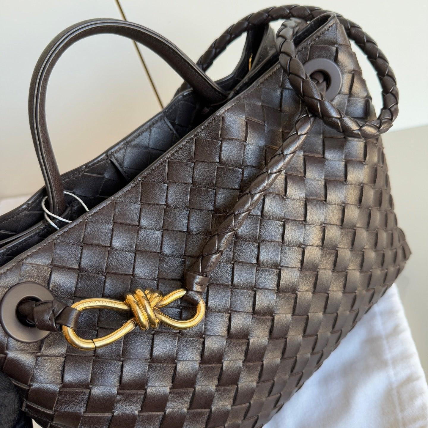 Bottega Veneta Andiamo Medium Fondant Marrone Cioccolato Scuro in vendita 9