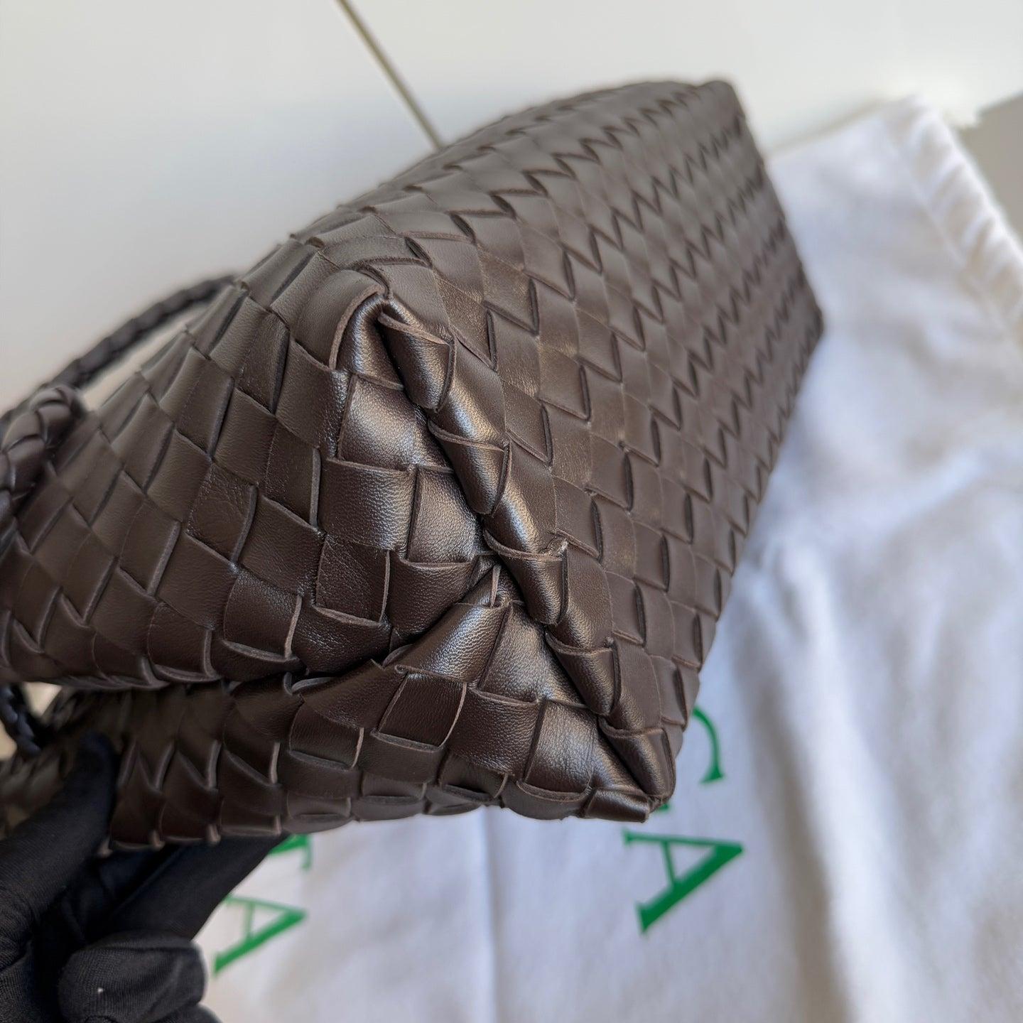Bottega Veneta Andiamo Medium Fondant Marrone Cioccolato Scuro in vendita 11