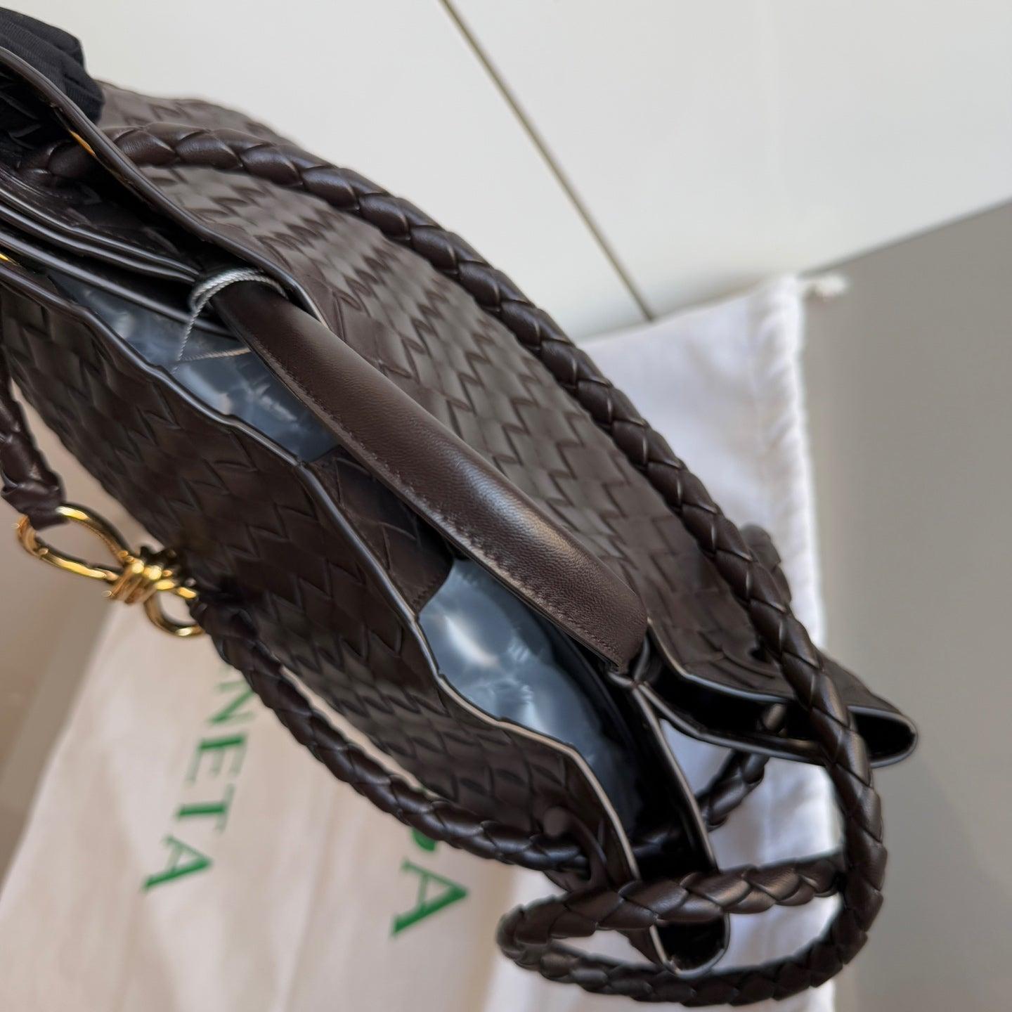 Bottega Veneta Andiamo Medium Fondant Marrone Cioccolato Scuro in vendita 15