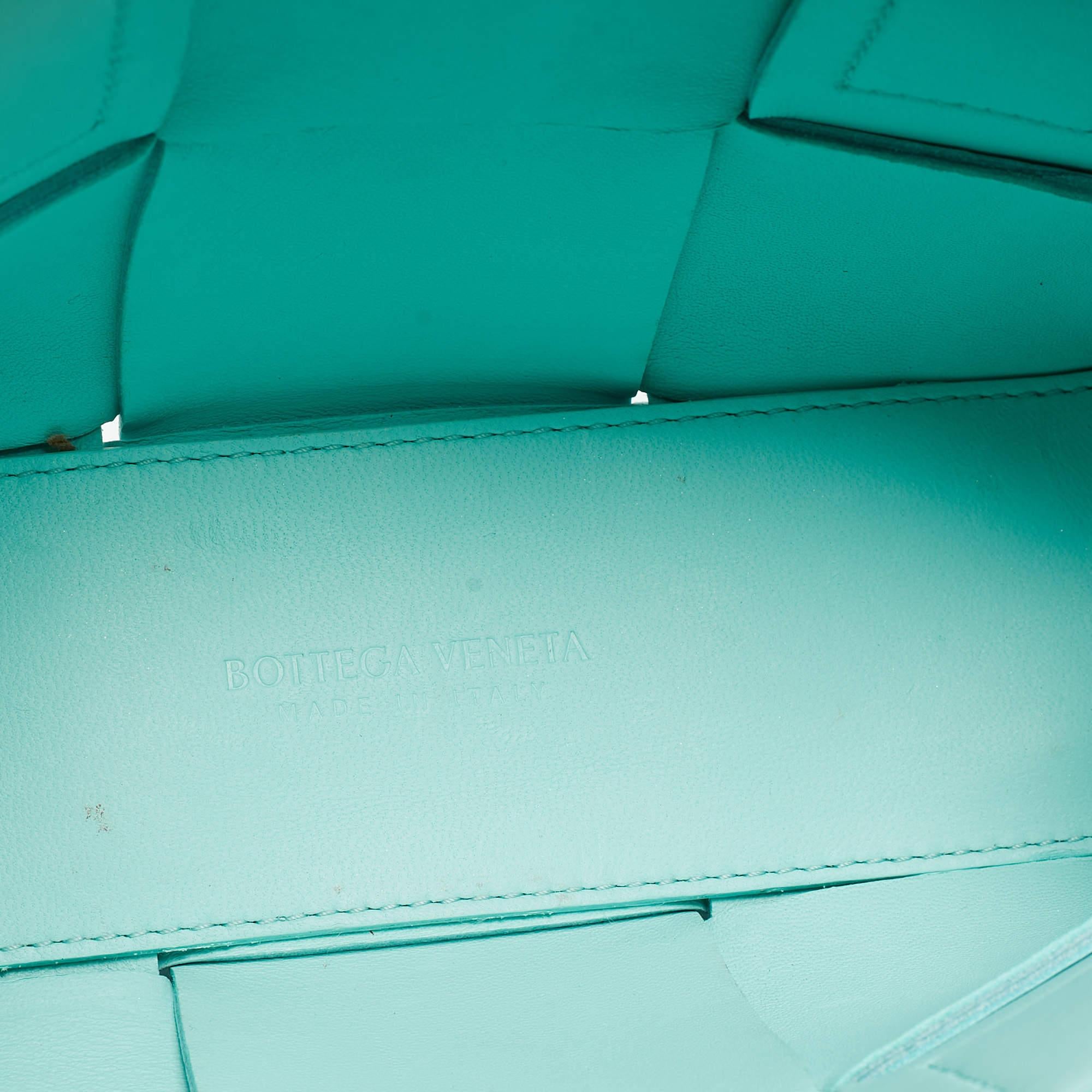 Bottega Veneta Aqua Green Intrecciato Leather Candy Arco Tote In Excellent Condition In Dubai, Al Qouz 2