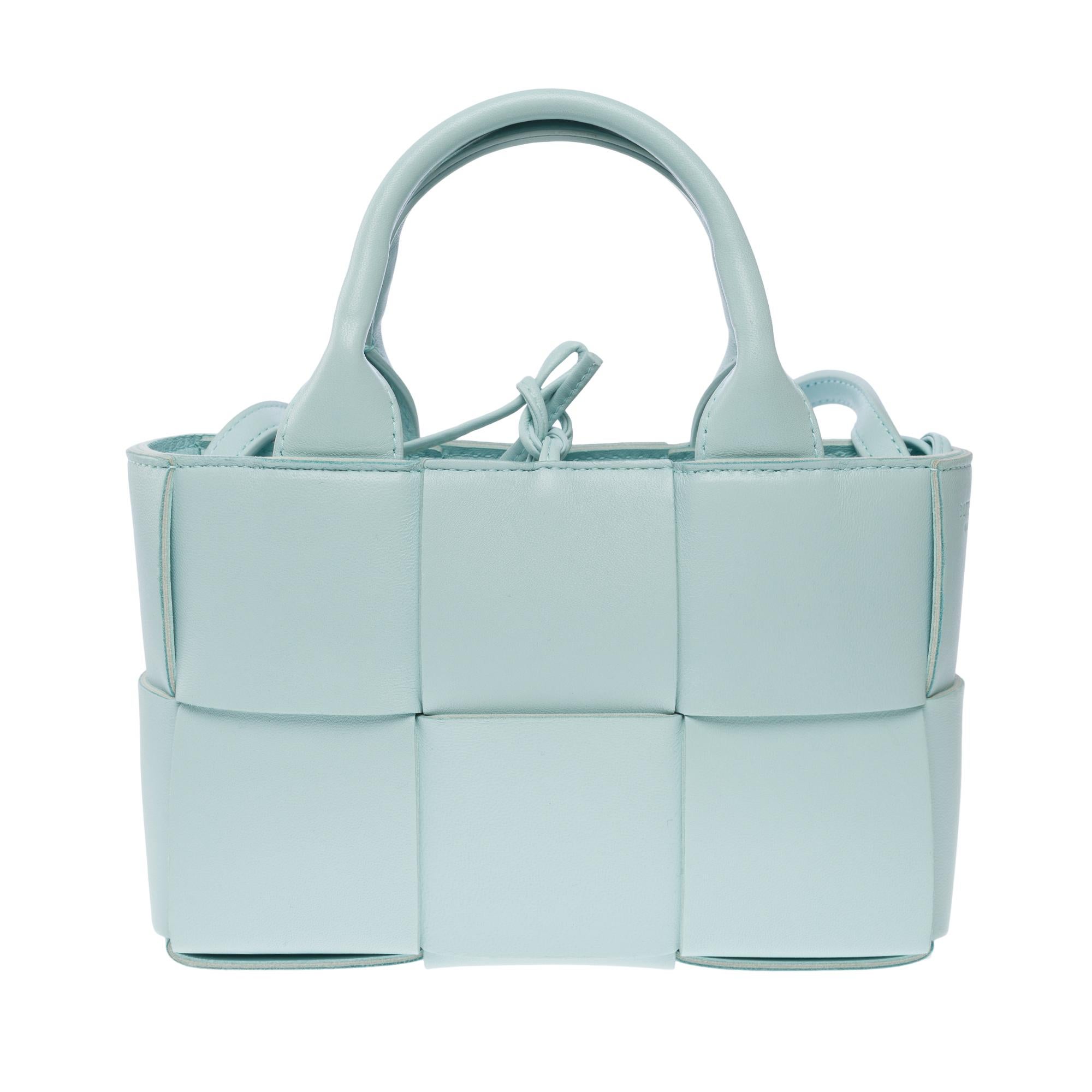 Women's or Men's Bottega Veneta Arco 20 handbag strap in blue lambskin , GHW For Sale