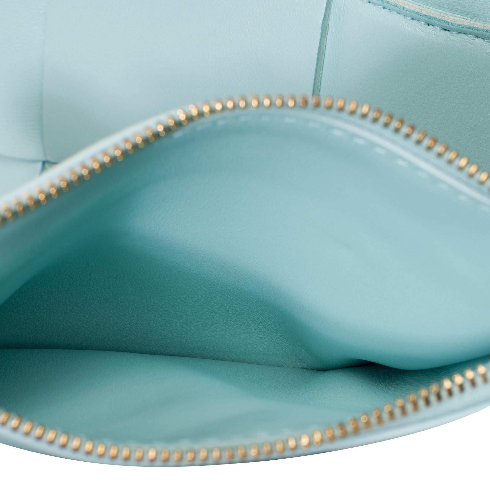 Bottega Veneta Arco 20 handbag strap in blue lambskin , GHW For Sale 5