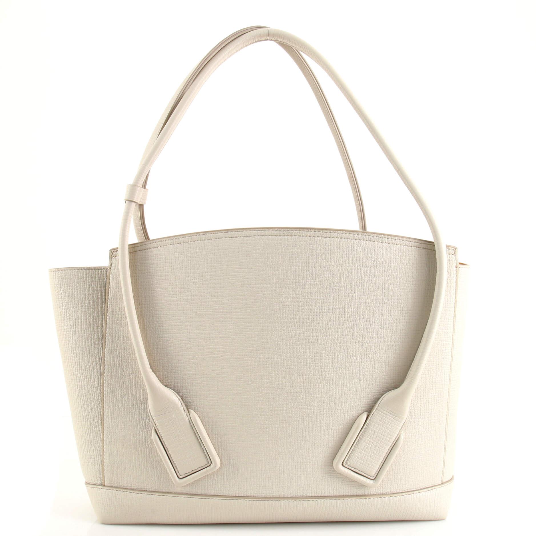 Women's or Men's Bottega Veneta Arco Bag Grainy Leather Medium