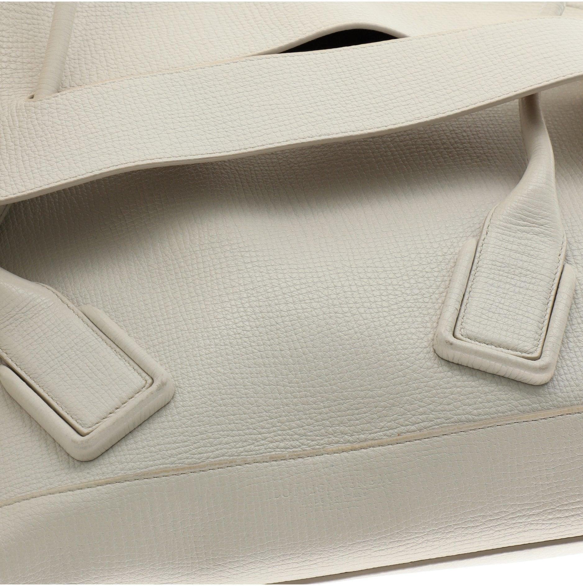 Bottega Veneta Arco Tasche Graues Leder Medium Neutral im Angebot 1