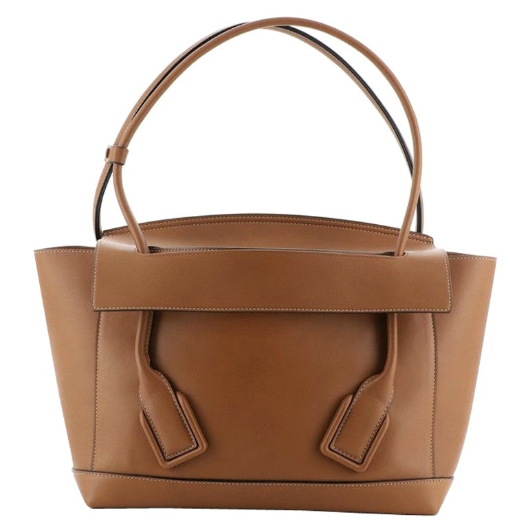 Bottega Veneta Arco Tasche Glattes Kalbsleder Medium