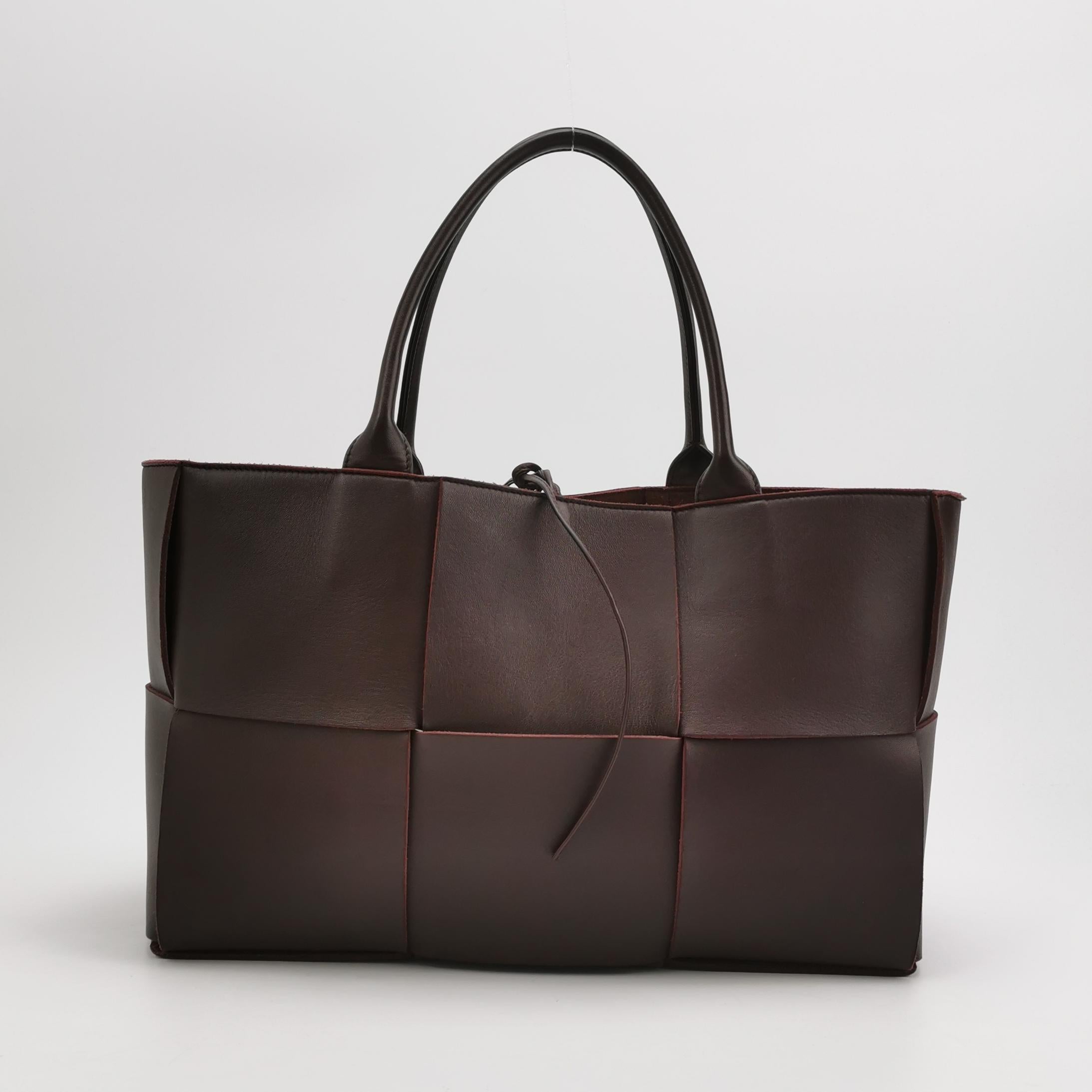 Bottega Veneta Arco Tote Bag Medium Brown Leather 37cm en vente 1