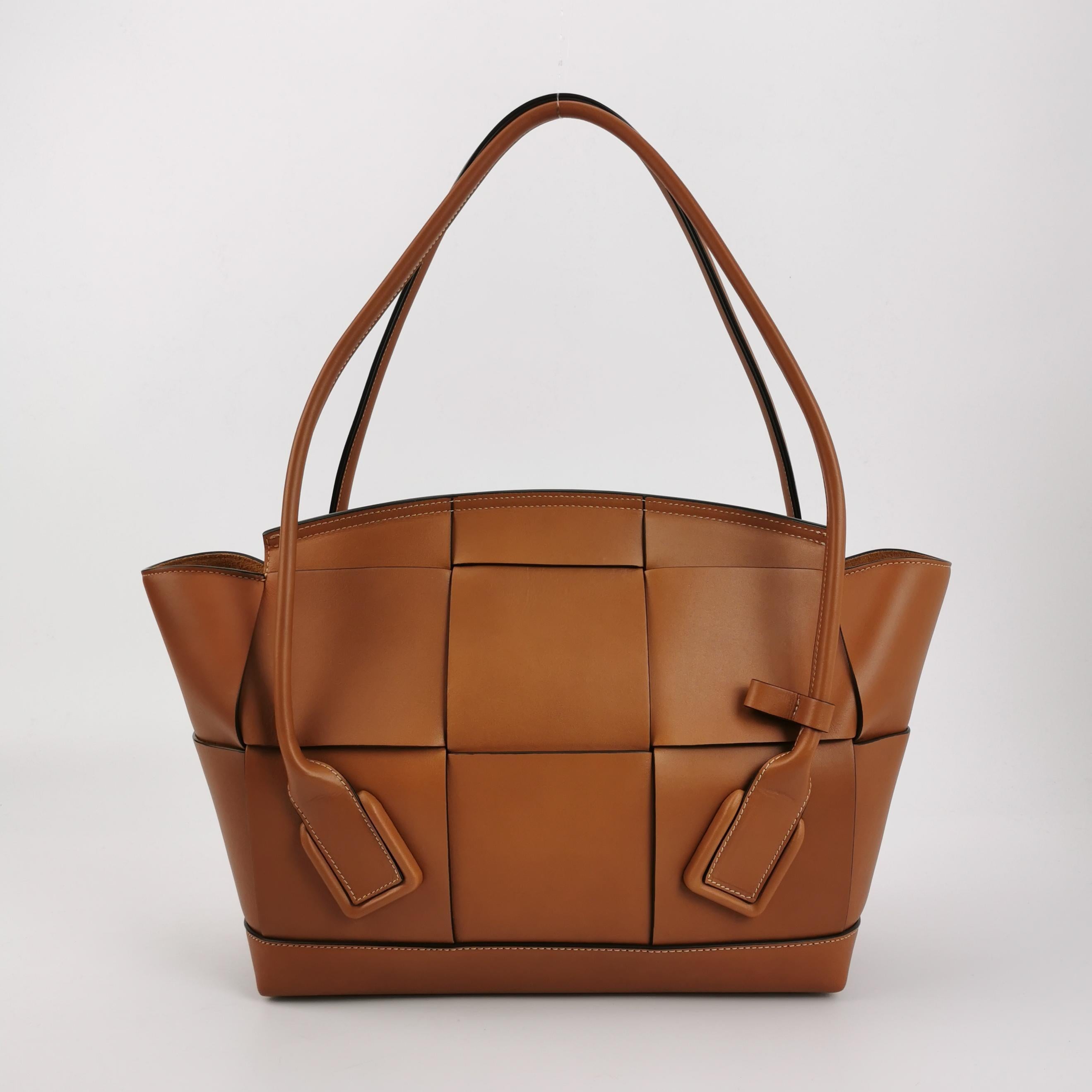Bottega Veneta Arco Tote Bag Medium Tan Brown Leather 33 For Sale 1