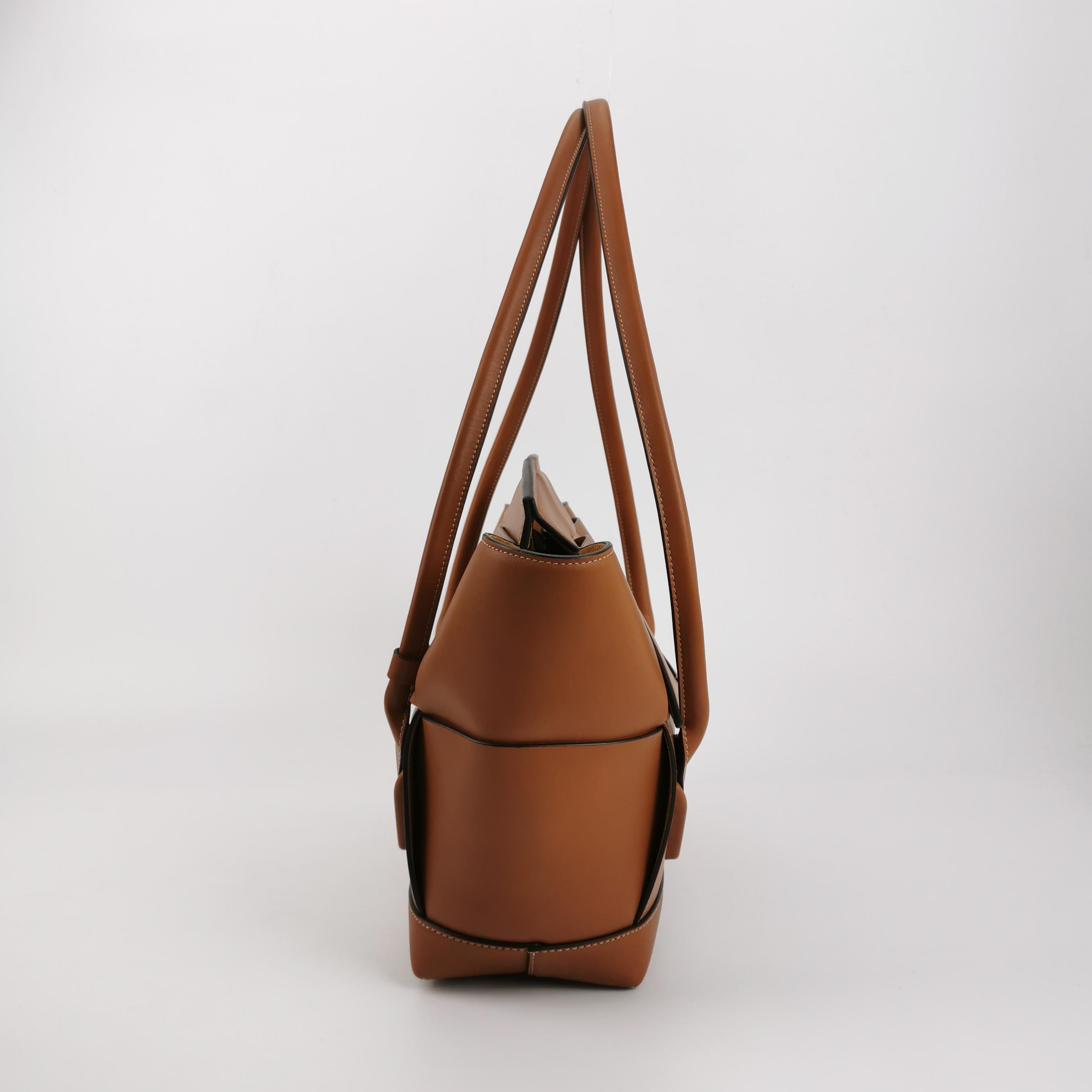 Bottega Veneta Arco Tote Bag Medium Tan Brown Leather 33 For Sale 2