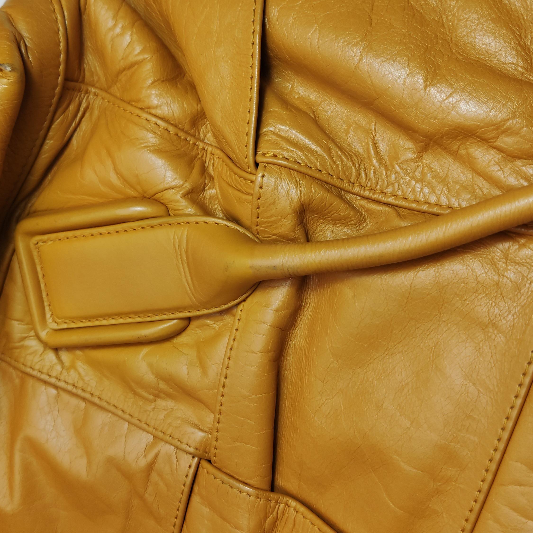 Bottega Veneta Arco Tote Bag Medium Tan Yellow Shiny Calfskin Leather 33cm For Sale 7