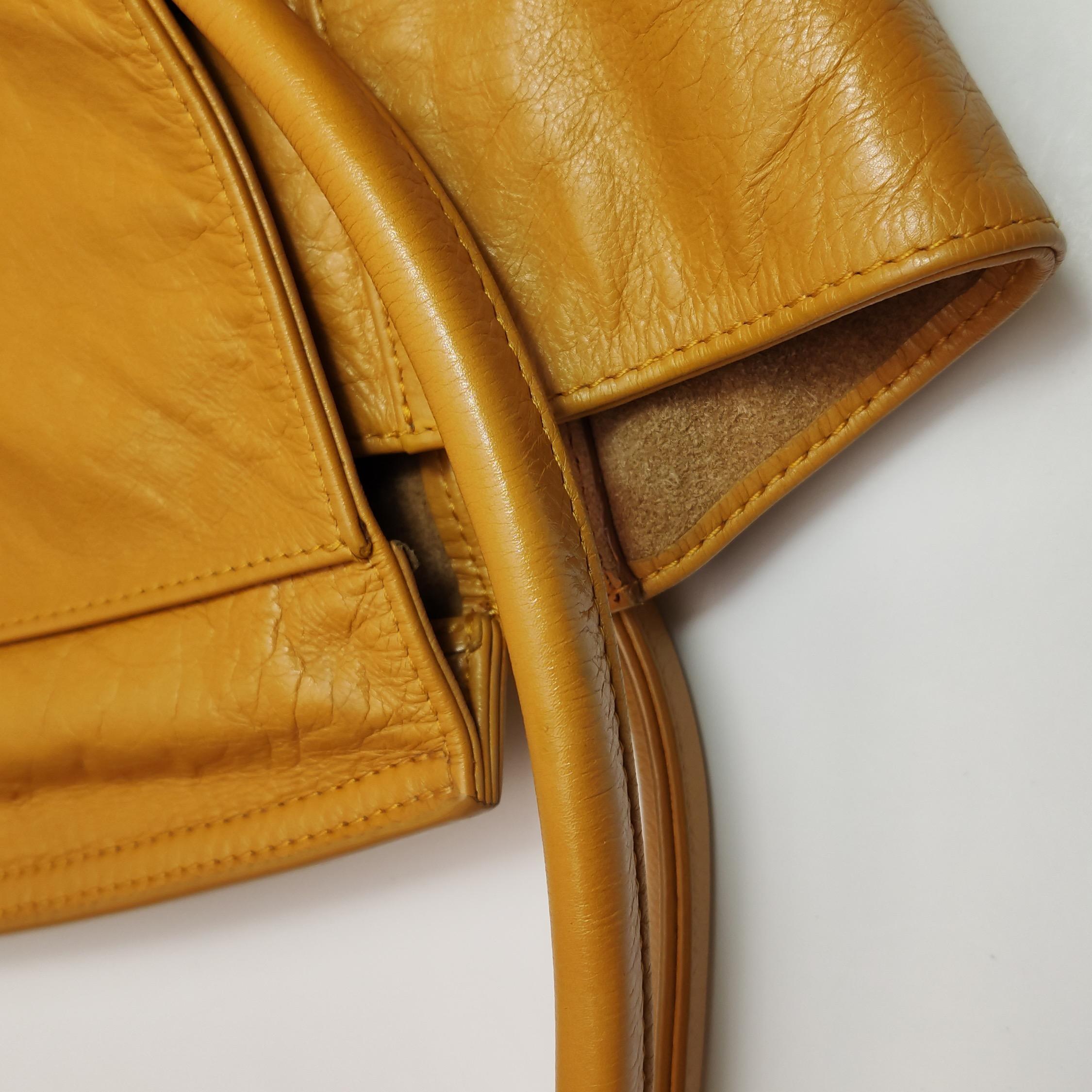 Bottega Veneta Arco Tote Bag Medium Tan Yellow Shiny Calfskin Leather 33cm For Sale 8