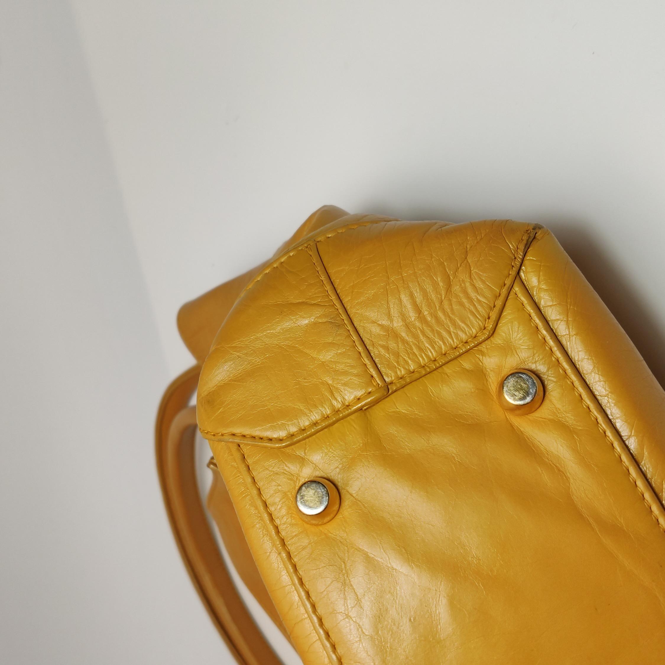 Bottega Veneta Arco Tote Bag Medium Tan Yellow Shiny Calfskin Leather 33cm For Sale 12