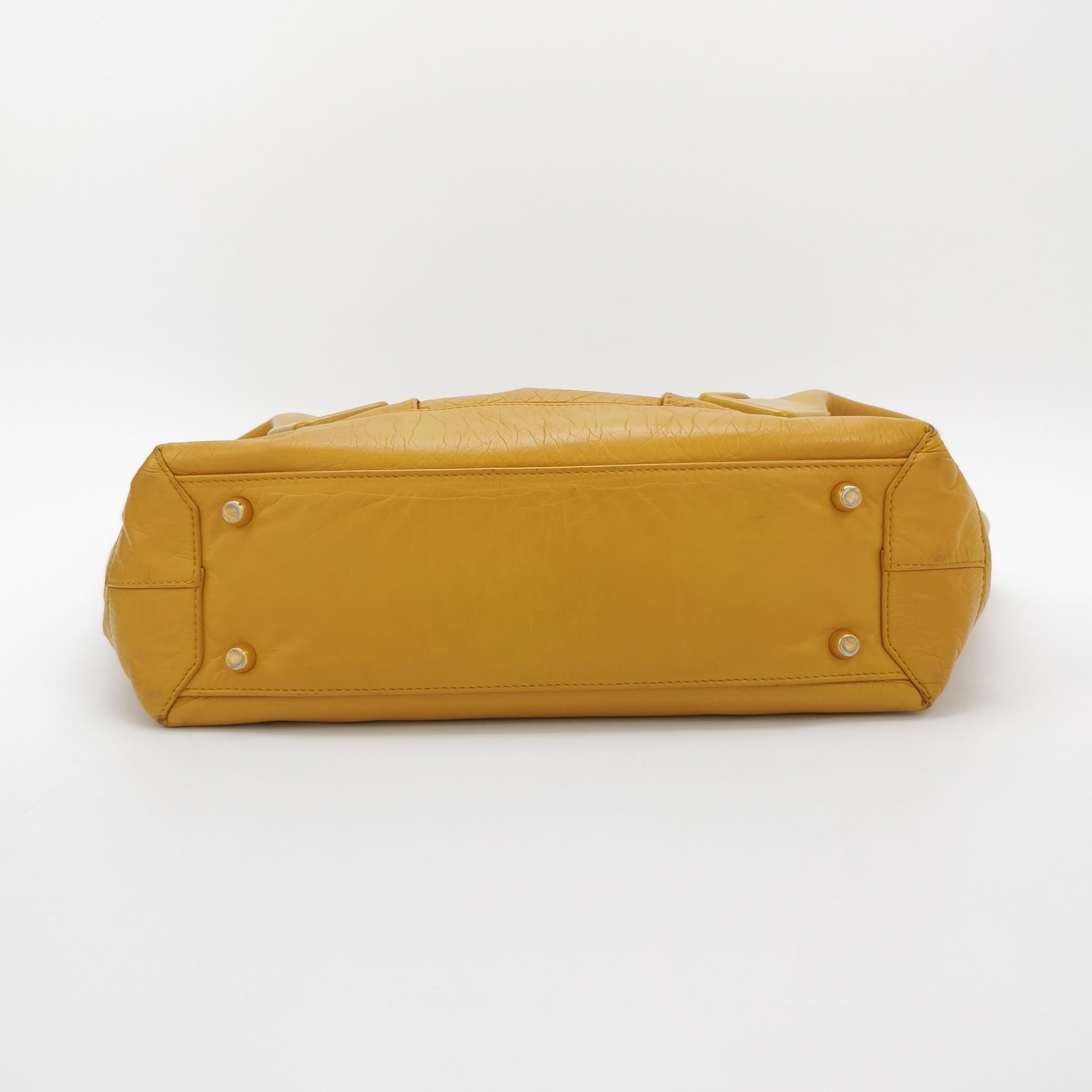 Bottega Veneta Arco Tote Bag Medium Tan Yellow Shiny Calfskin Leather 33cm For Sale 2