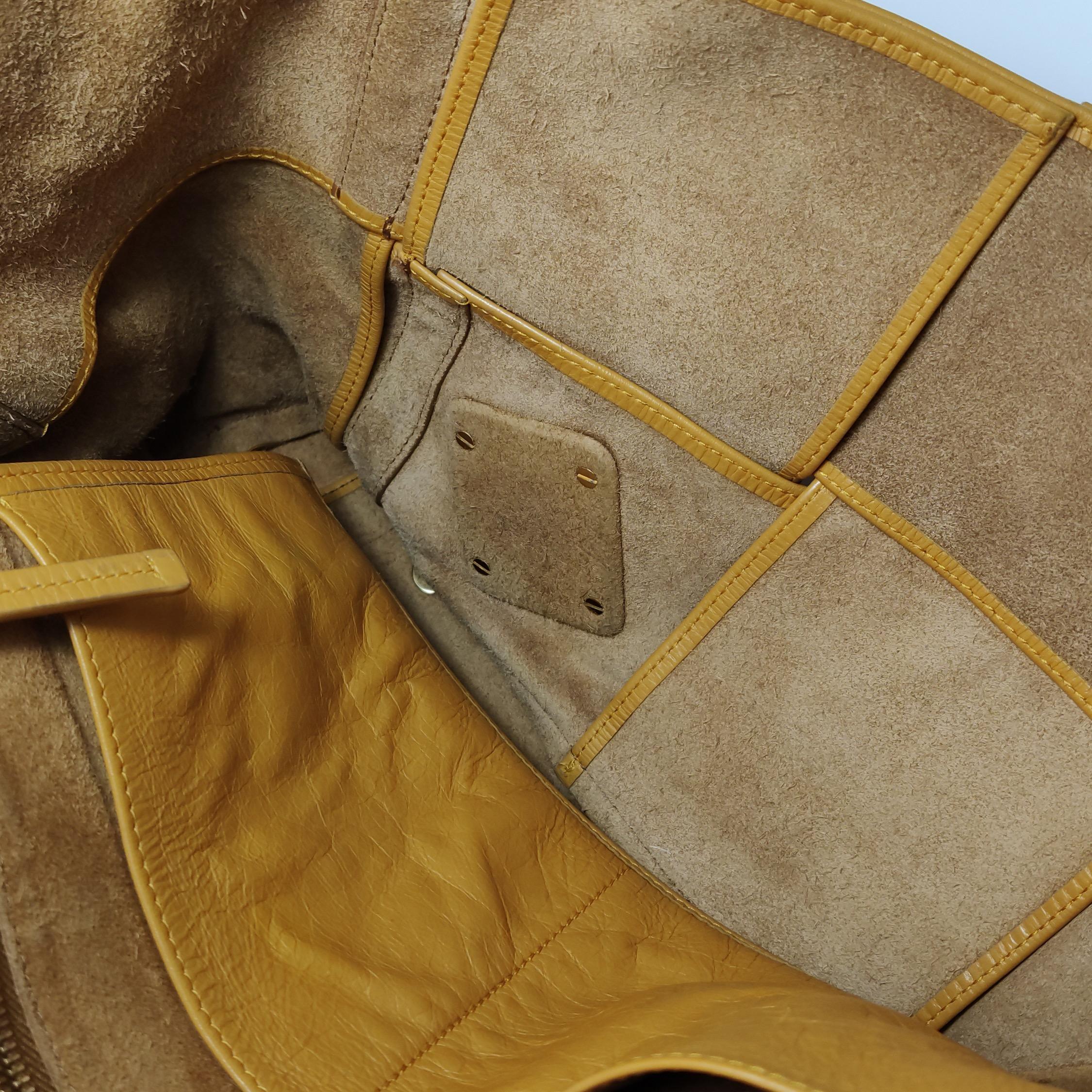 Bottega Veneta Arco Tote Bag Medium Tan Yellow Shiny Calfskin Leather 33cm For Sale 3