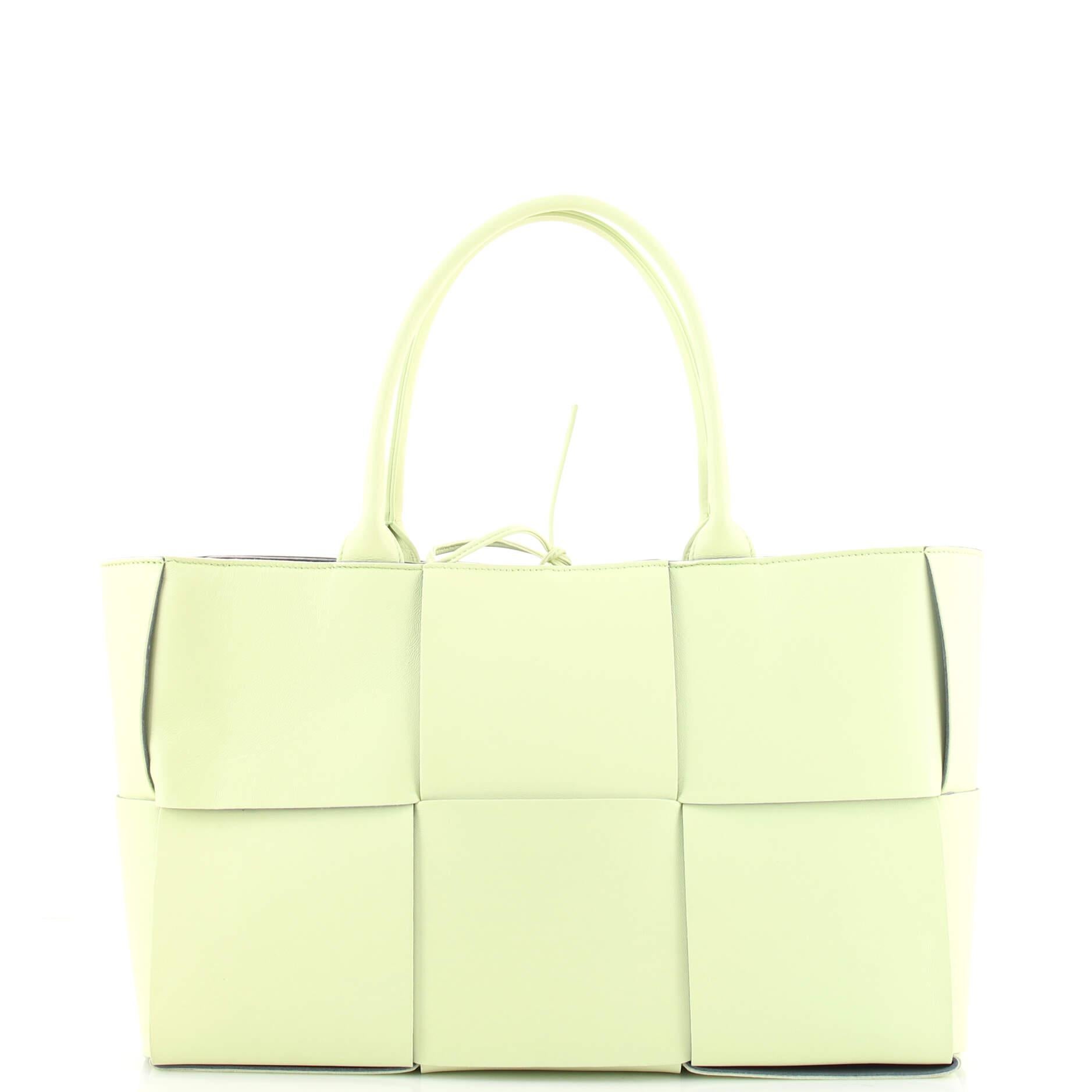 bottega veneta arco tote green
